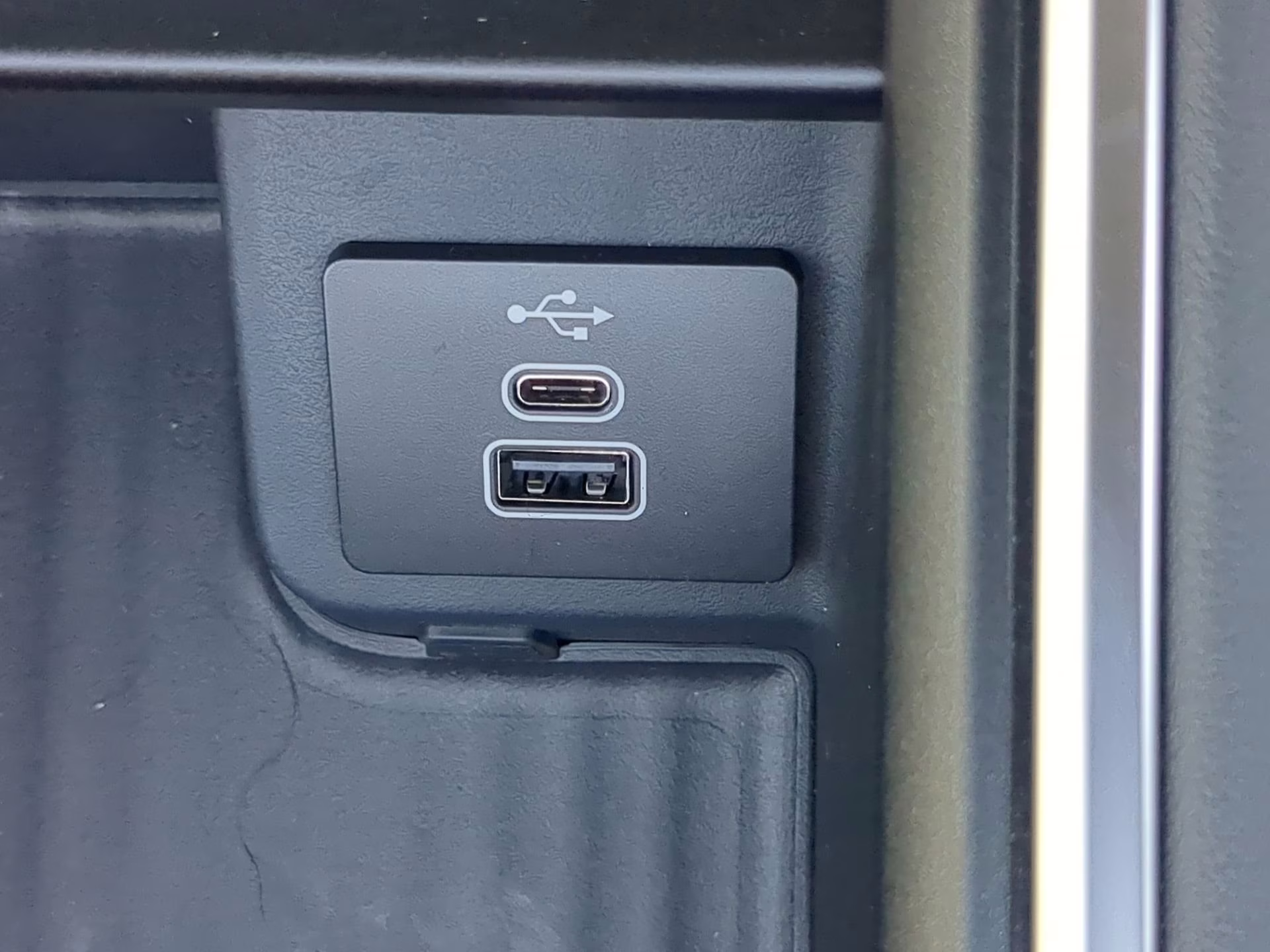 2026 Space Silver Metallic Ford Expedition Active RWD SUV