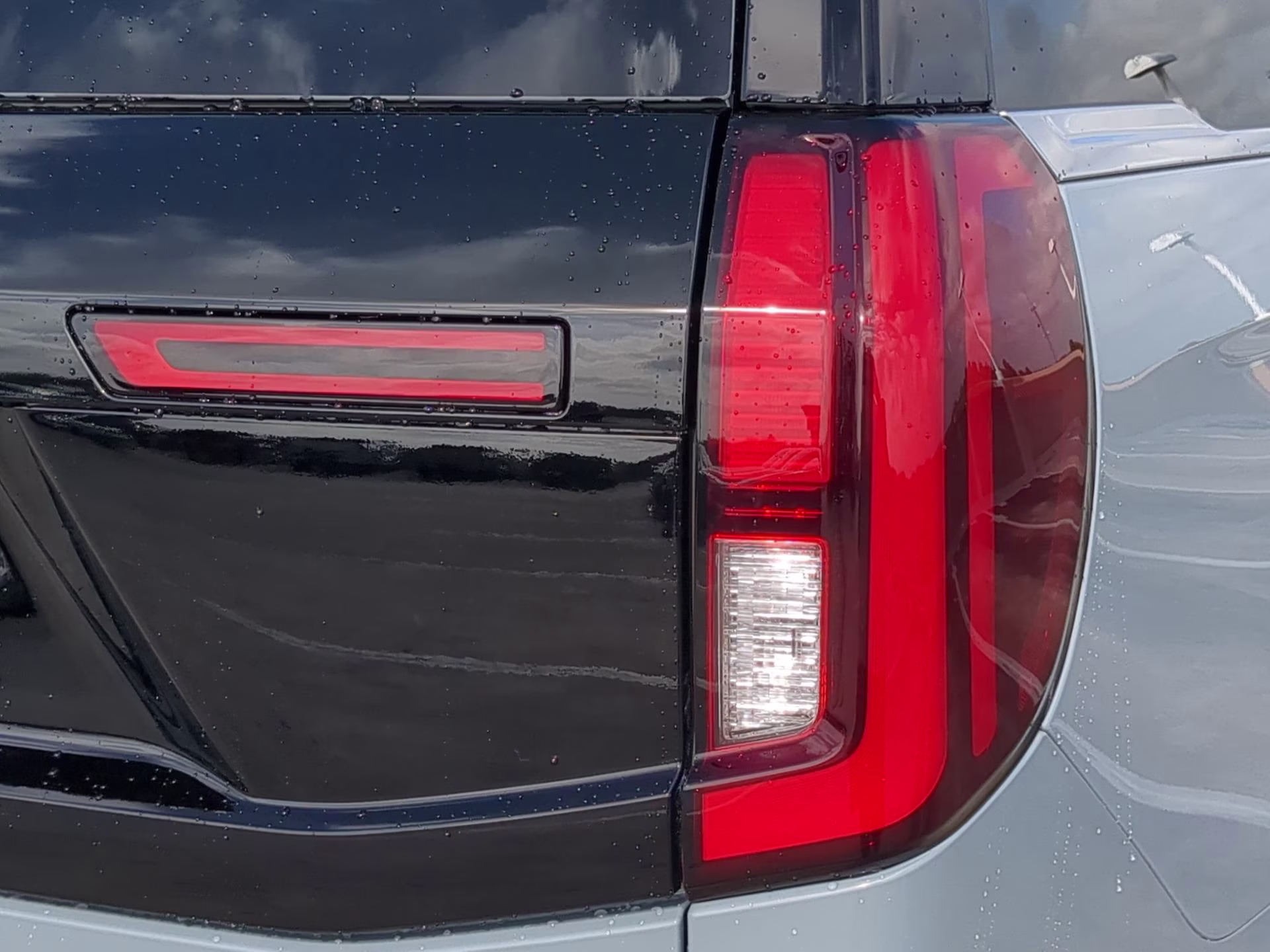 2026 Glacier Gray Metallic Tri-Coat Ford Expedition Platinum 4X4 SUV