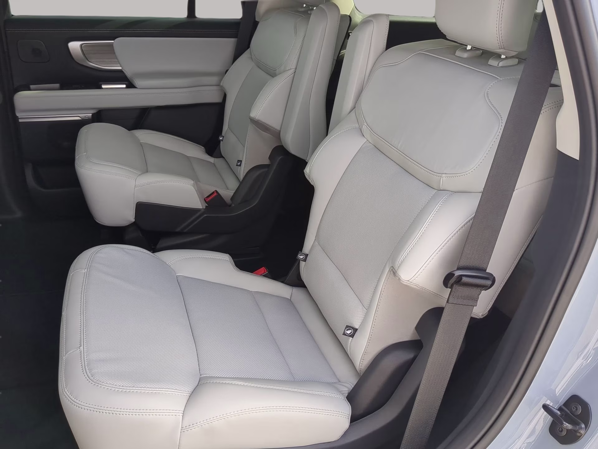 2026 Glacier Gray Metallic Tri-Coat Ford Expedition Platinum 4X4 SUV