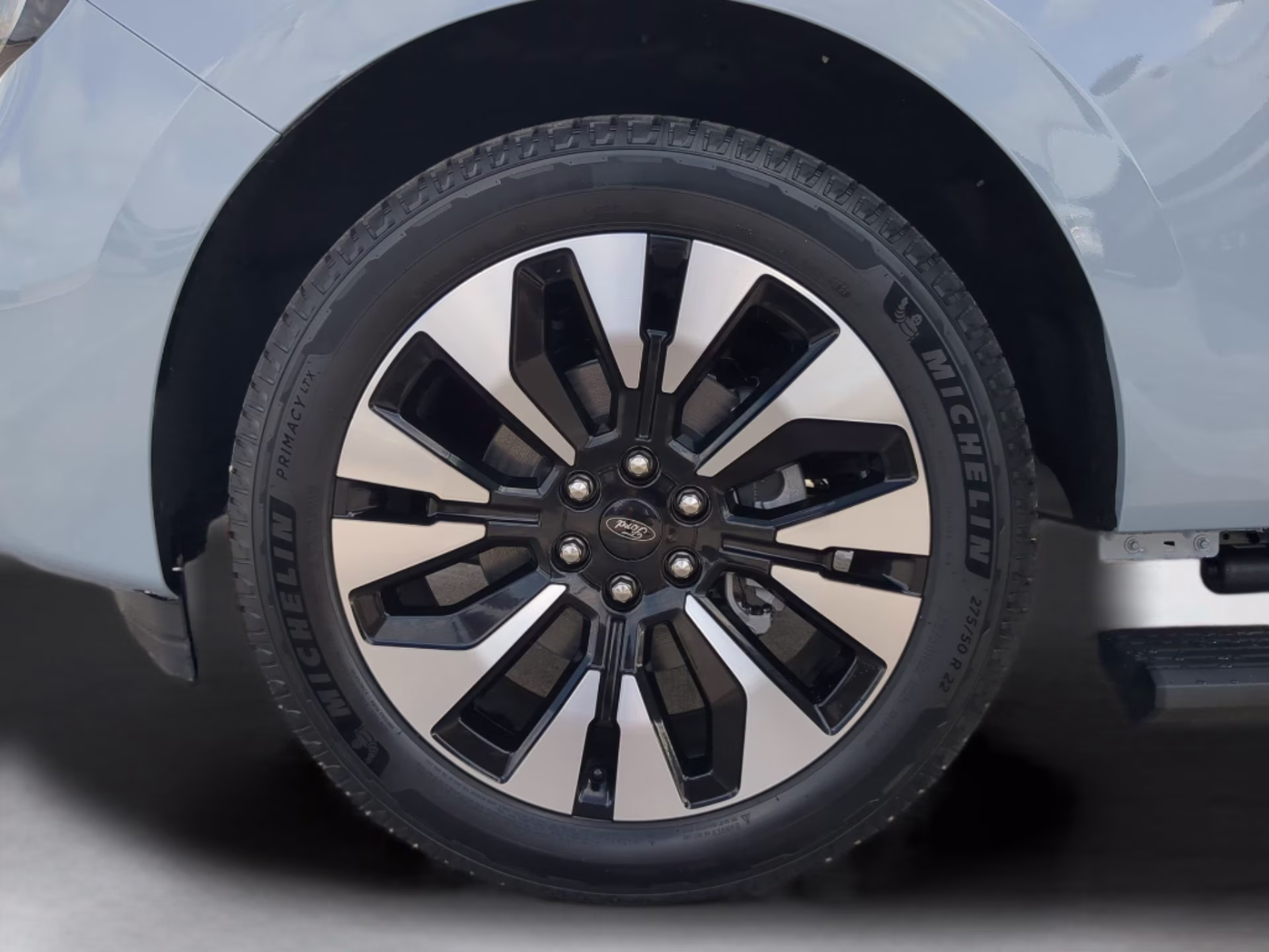 2026 Glacier Gray Metallic Tri-Coat Ford Expedition Platinum 4X4 SUV