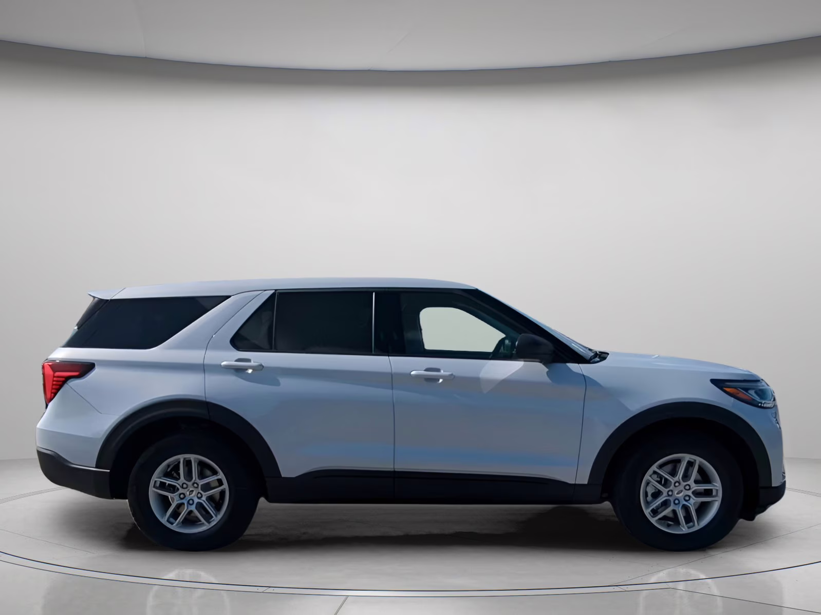 2026 Space White Metallic Ford Explorer Active RWD SUV