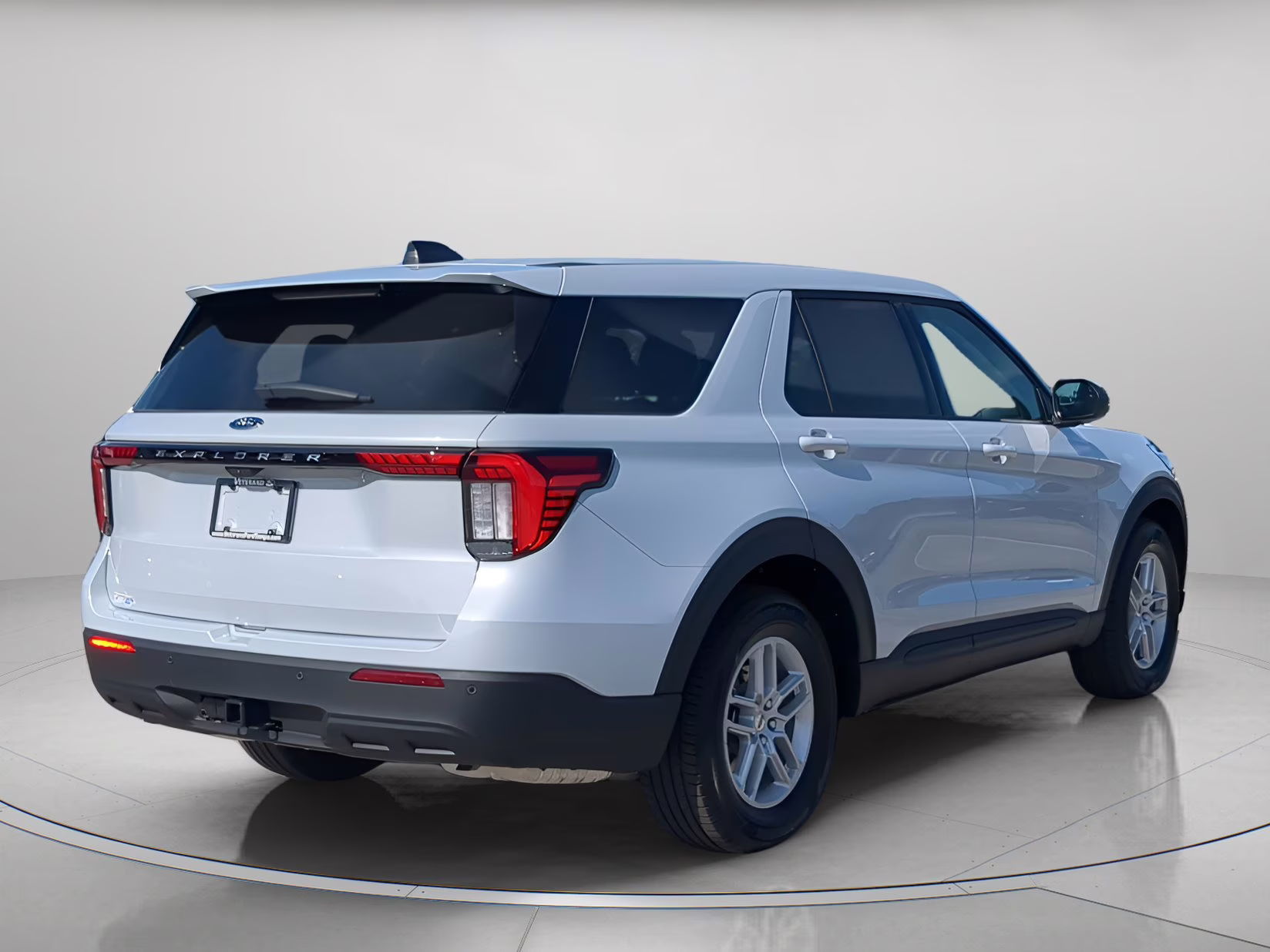 2026 Space White Metallic Ford Explorer Active RWD SUV