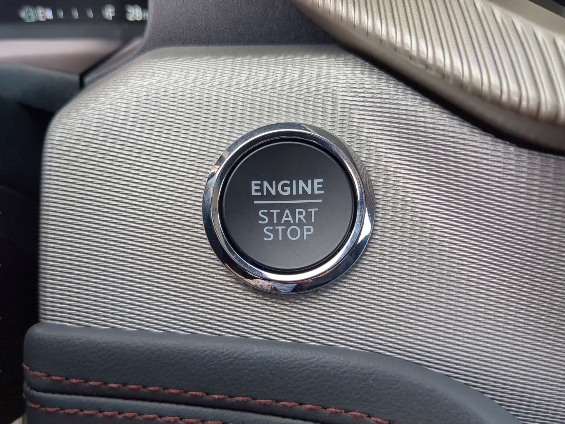 2026 Space White Metallic Ford Explorer Active RWD SUV