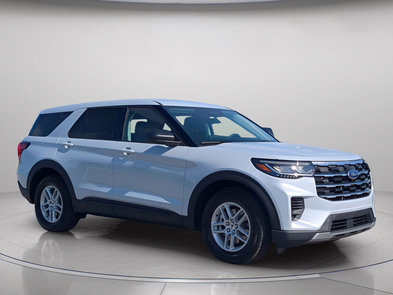 2026 Star White Metallic Tri-Coat Ford Explorer Active w/100A Pkg RWD SUV