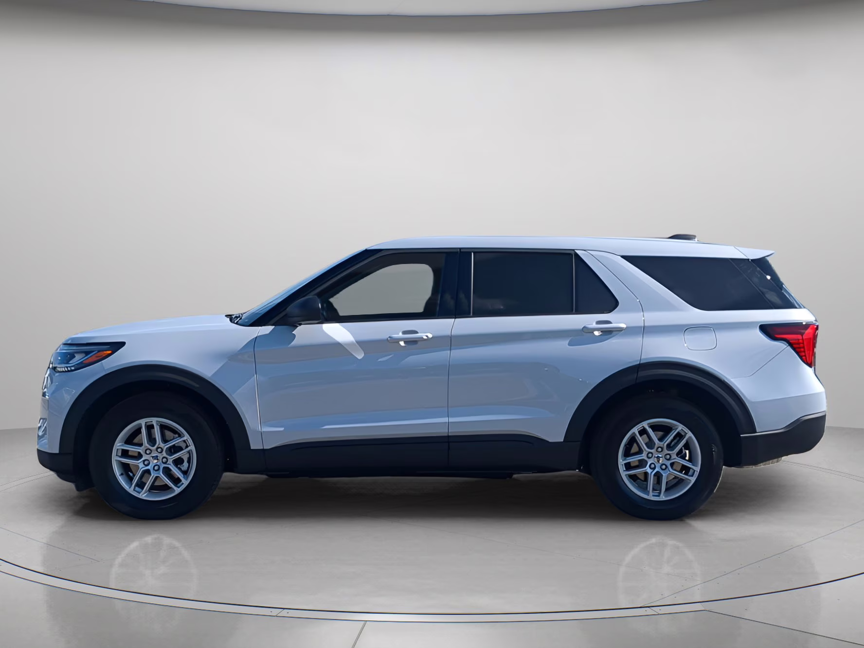2026 Star White Metallic Tri-Coat Ford Explorer Active w/100A Pkg RWD SUV