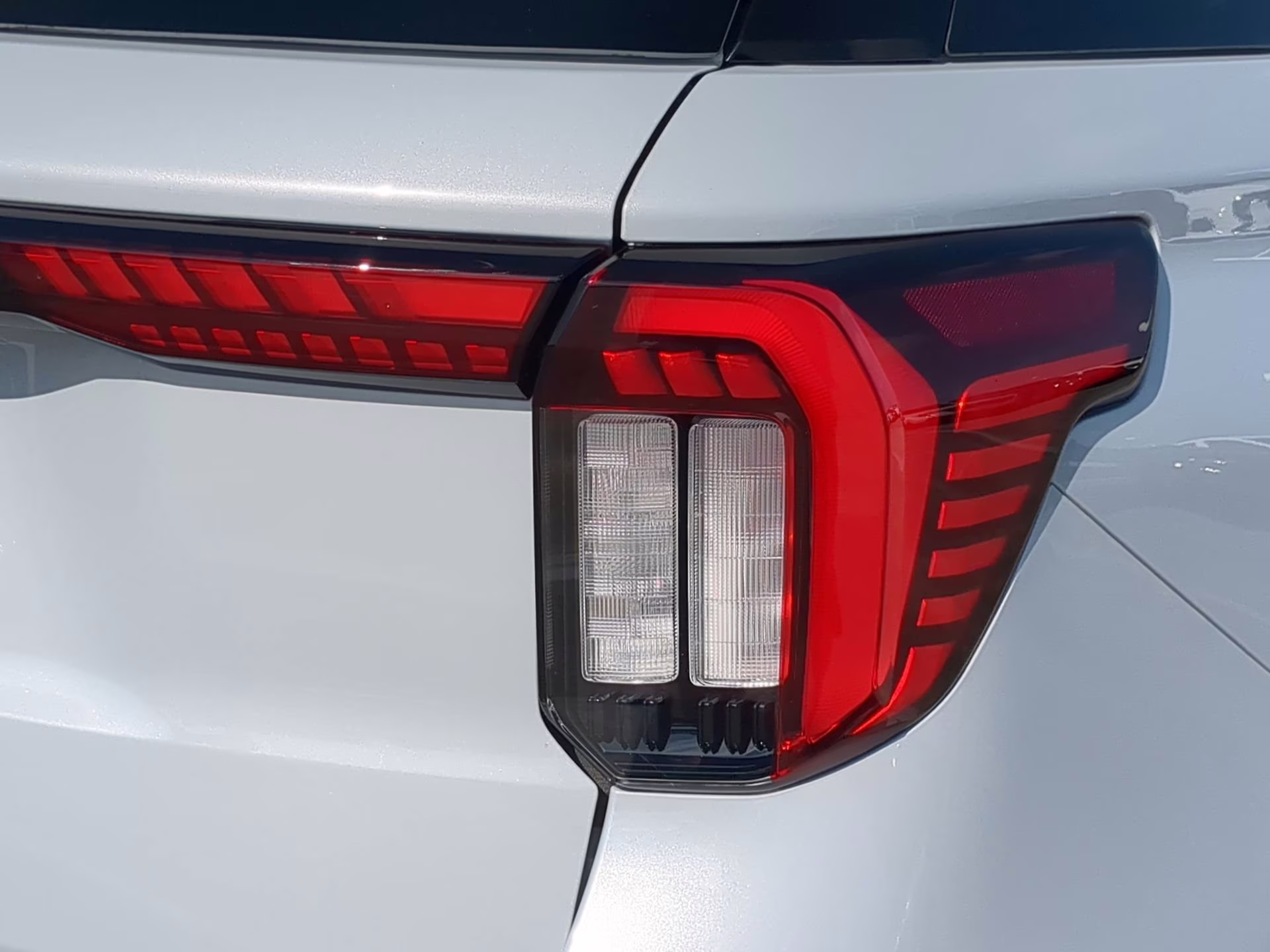 2026 Star White Metallic Tri-Coat Ford Explorer Active w/100A Pkg RWD SUV