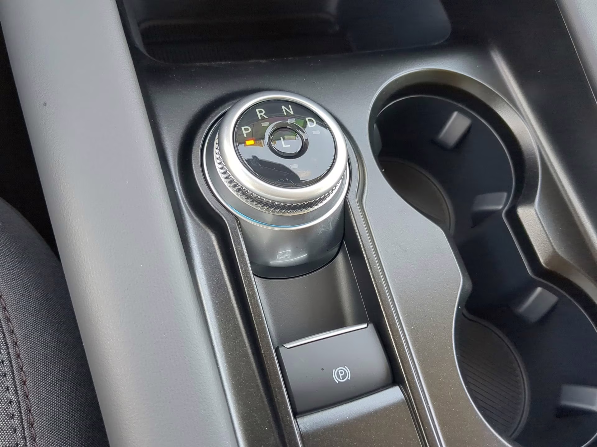 2026 Space White Metallic Ford Explorer Active RWD SUV