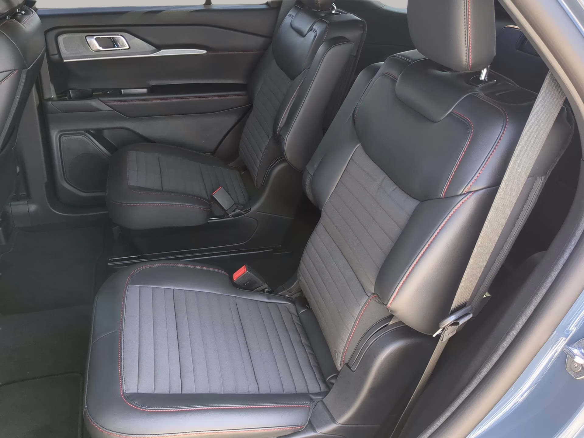 2026 Vapor Blue Metallic Ford Explorer ST-Line RWD SUV