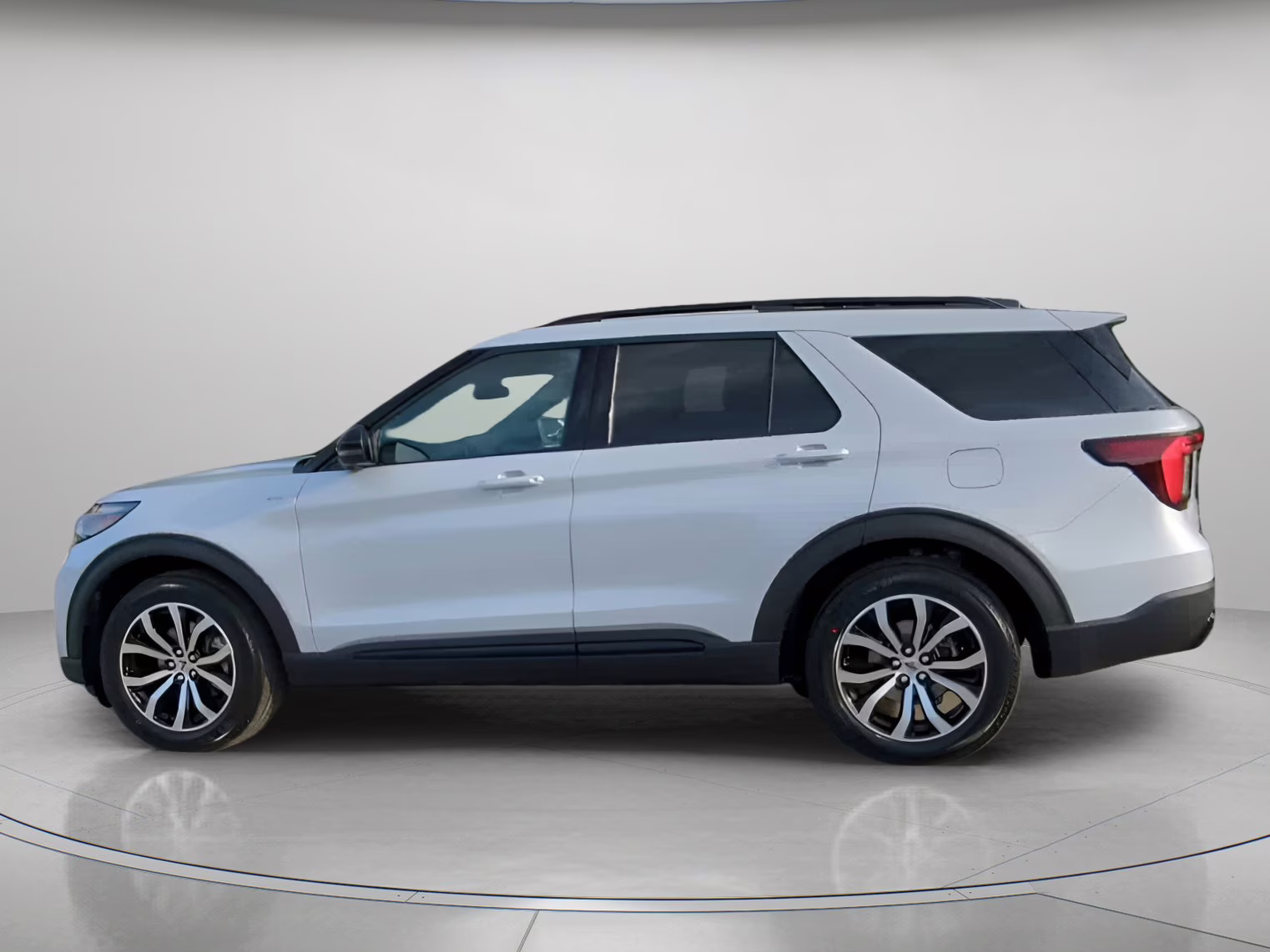 2026 Space White Metallic Ford Explorer ST-Line RWD SUV
