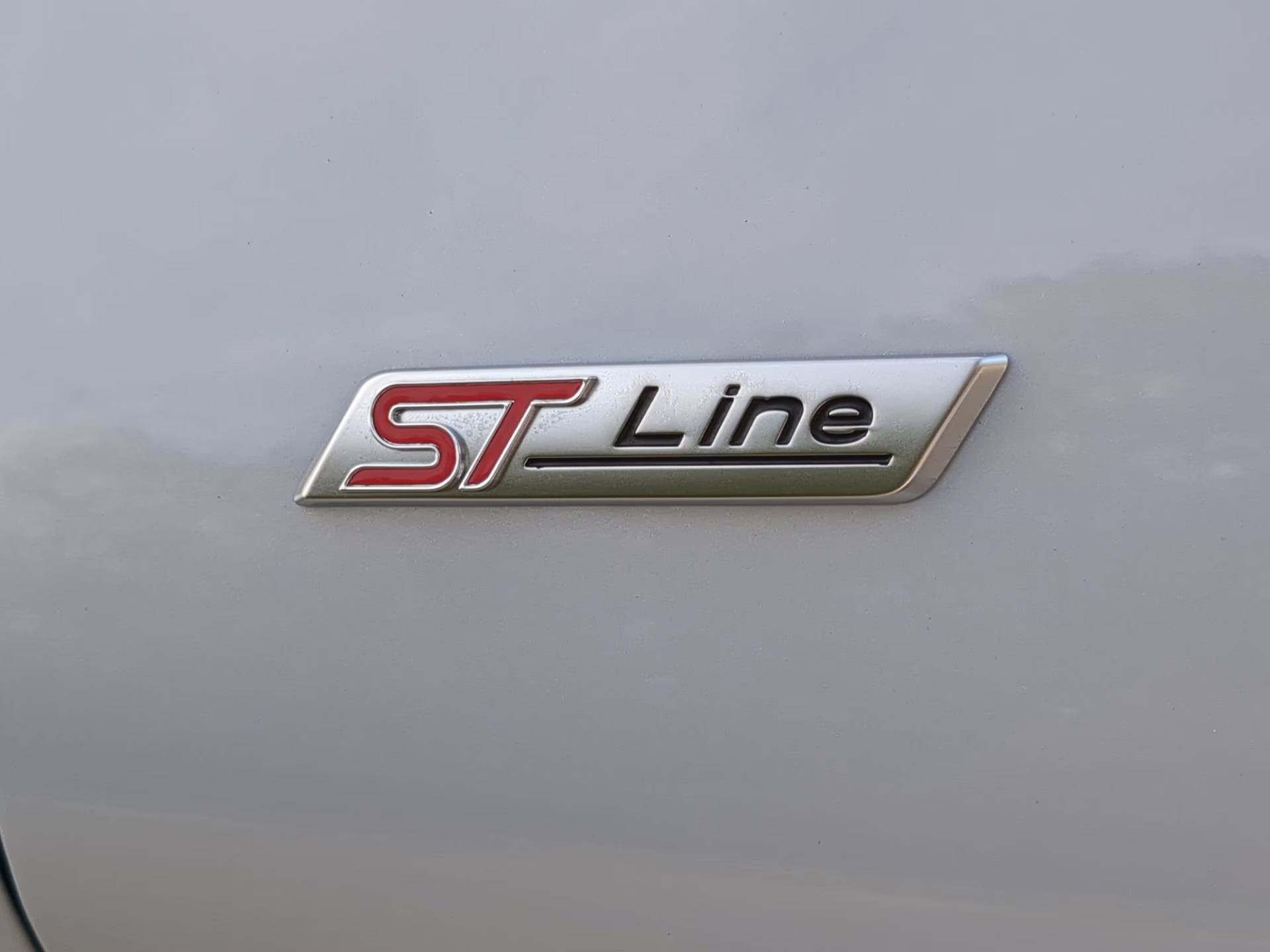 2026 Space White Metallic Ford Explorer ST-Line RWD SUV