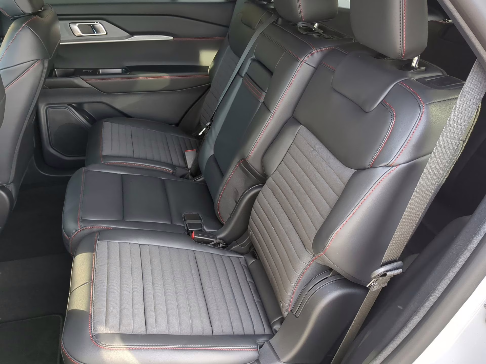 2026 Space White Metallic Ford Explorer ST-Line RWD SUV