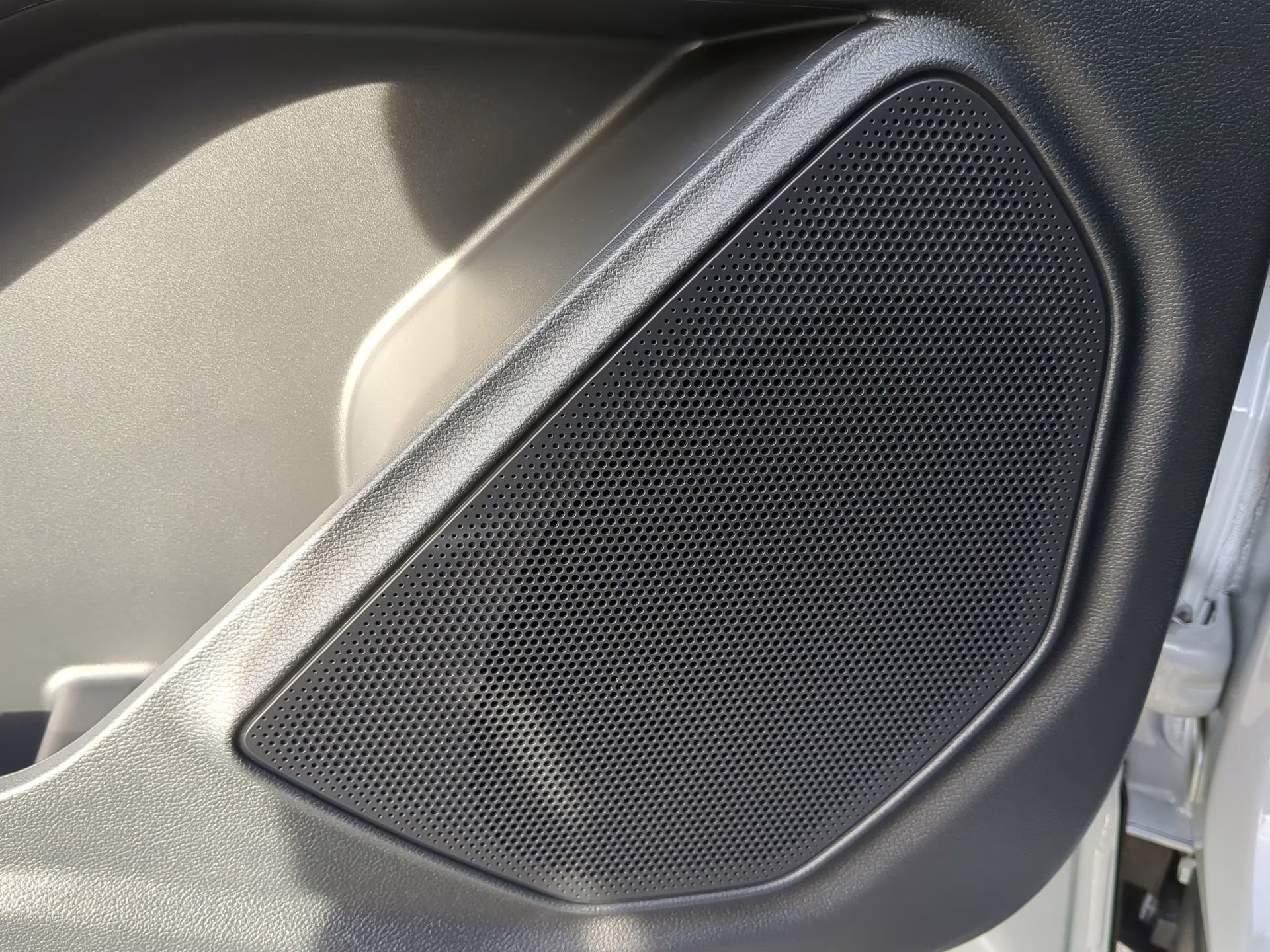 2026 Space White Metallic Ford Explorer ST-Line RWD SUV