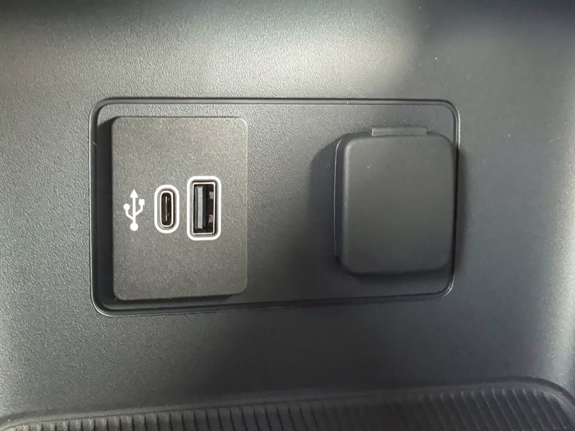 2026 Space White Metallic Ford Explorer ST-Line RWD SUV