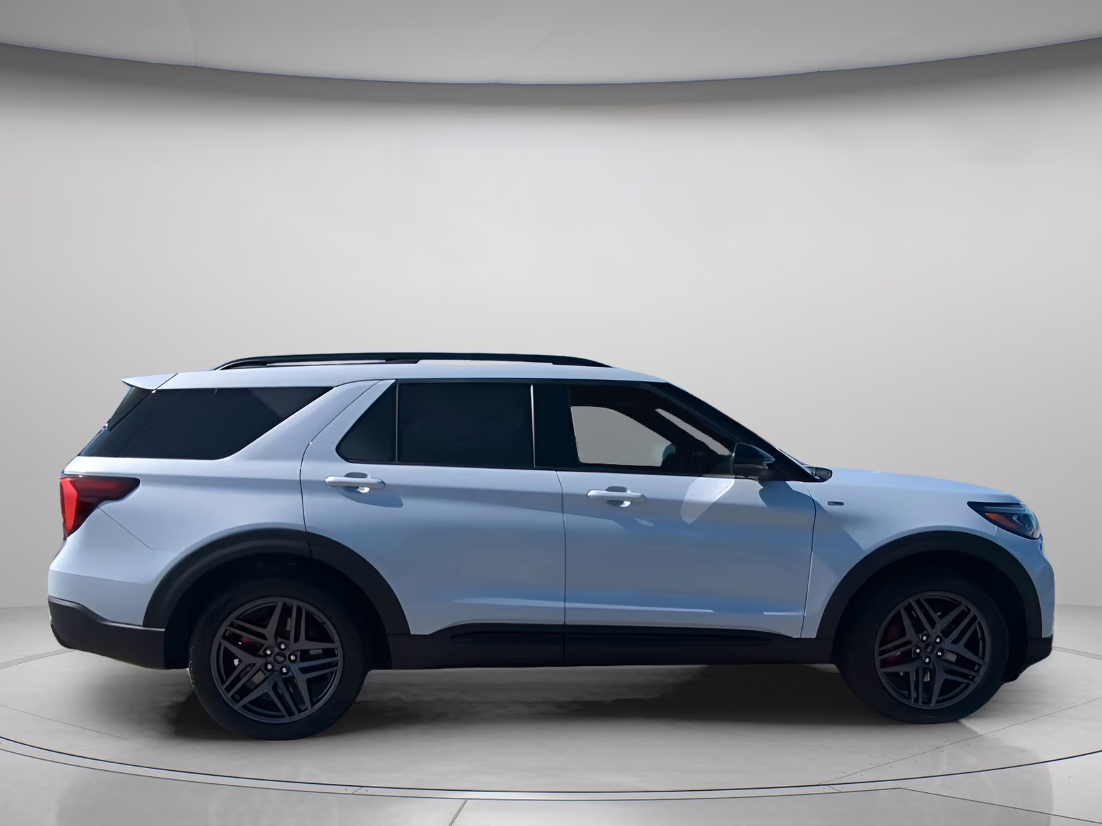 2026 Space White Metallic Ford Explorer ST-Line RWD SUV