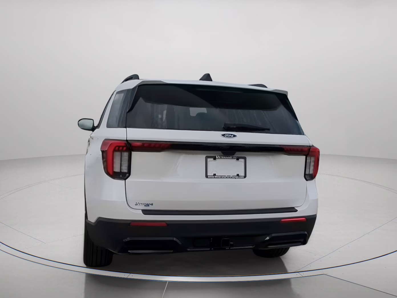 2026 Star White Metallic Tri-Coat Ford Explorer ST-Line RWD SUV