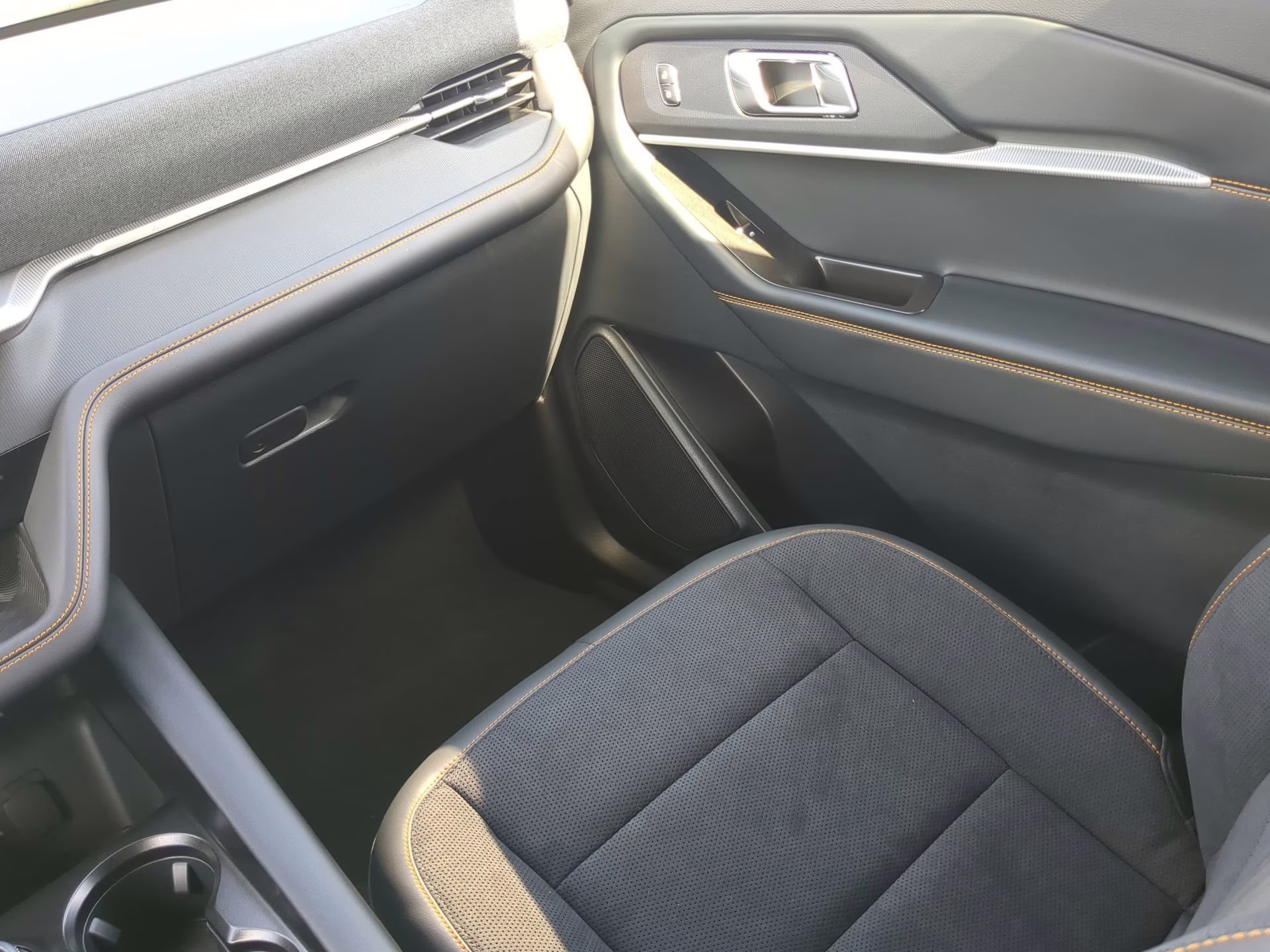 2026 Space White Metallic Ford Explorer Tremor 4X4 SUV