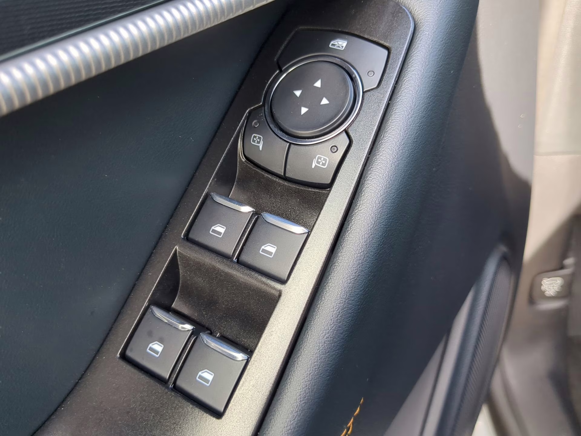 2026 Space White Metallic Ford Explorer Tremor 4X4 SUV