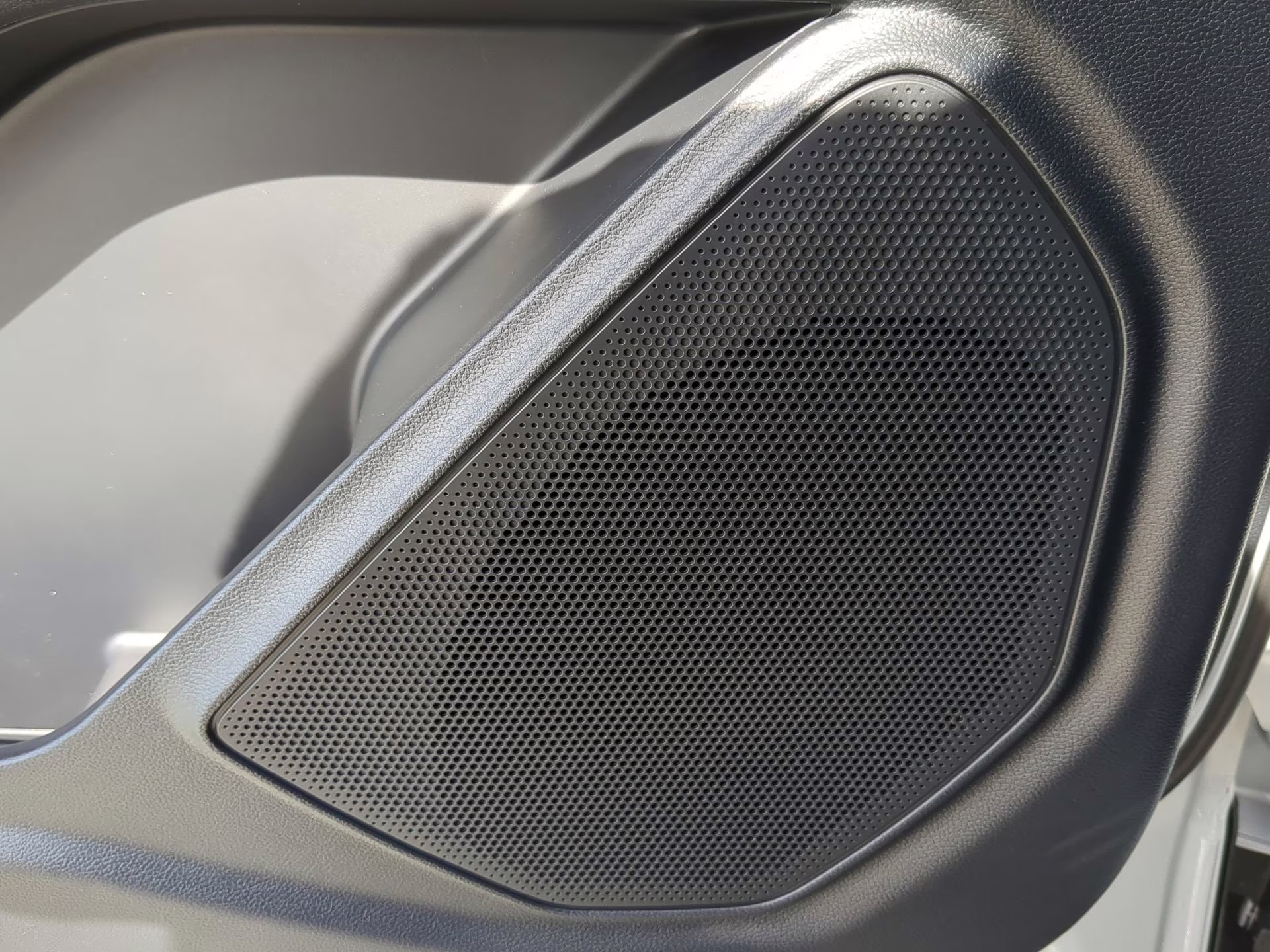 2026 Space White Metallic Ford Explorer Tremor 4X4 SUV