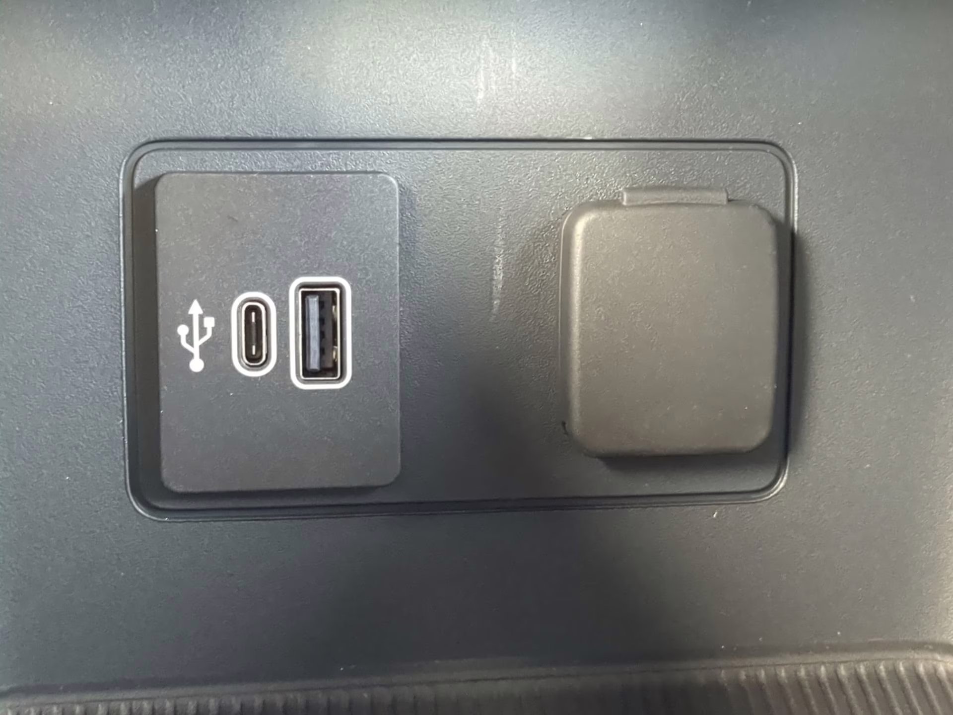 2026 Space White Metallic Ford Explorer Tremor 4X4 SUV