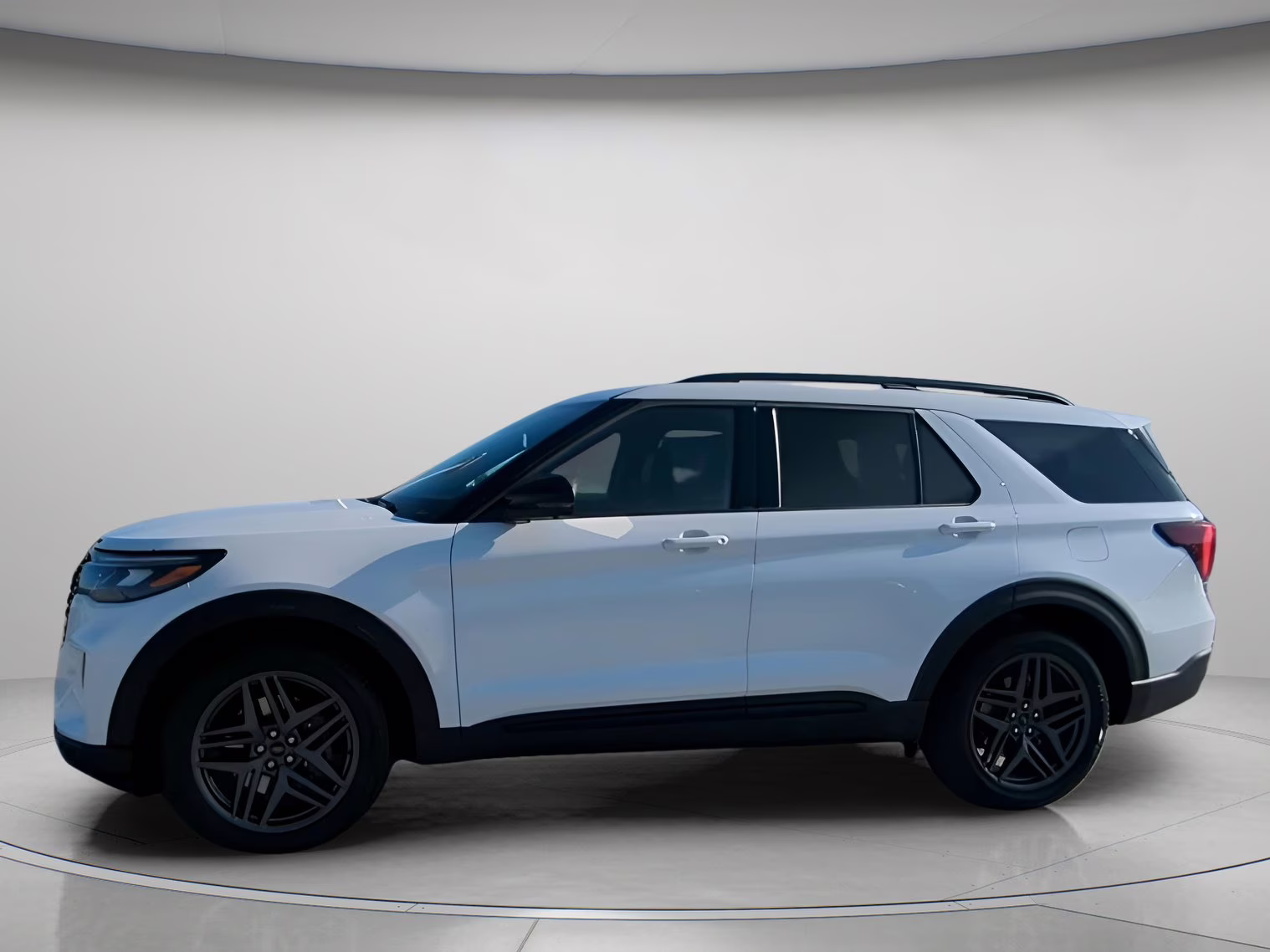 2026 Star White Metallic Tri-Coat Ford Explorer ST RWD SUV