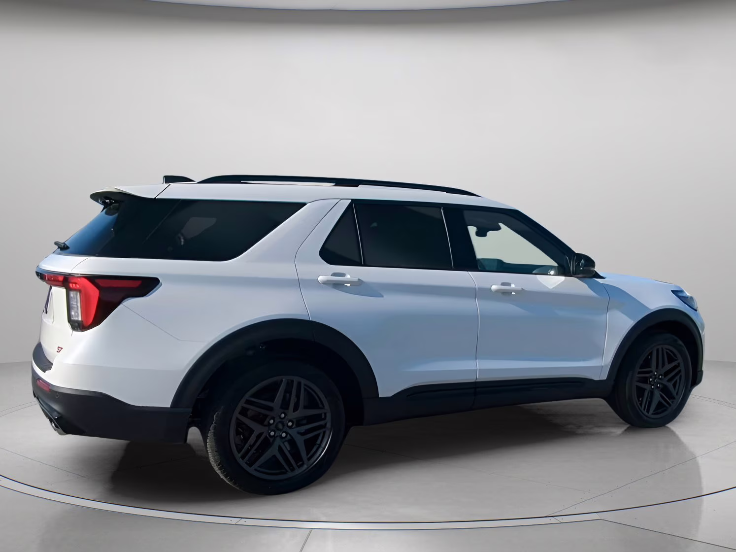2026 Star White Metallic Tri-Coat Ford Explorer ST RWD SUV