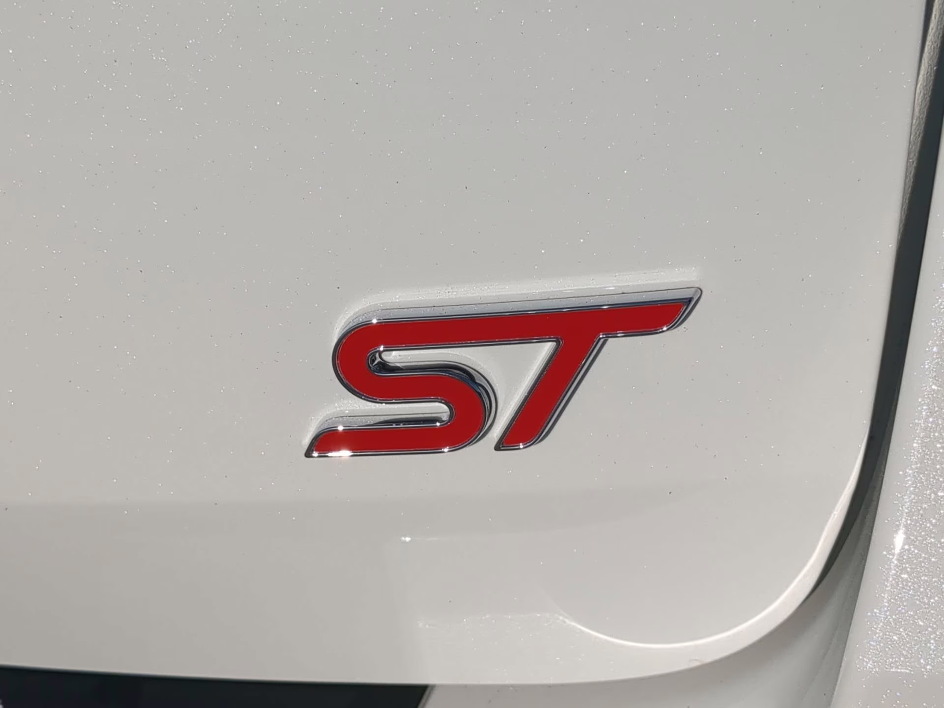 2026 Star White Metallic Tri-Coat Ford Explorer ST RWD SUV