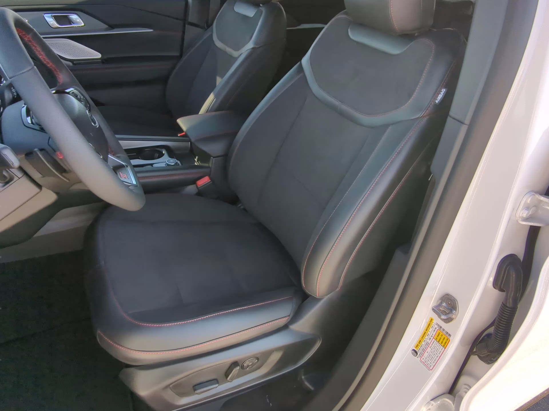 2026 Star White Metallic Tri-Coat Ford Explorer ST RWD SUV