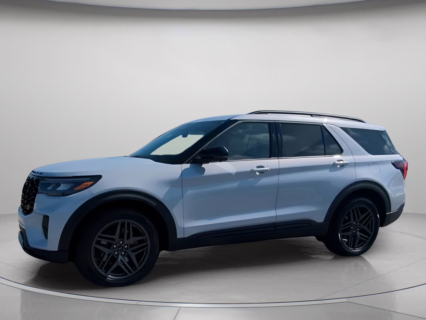 2026 Space White Metallic Ford Explorer ST RWD SUV