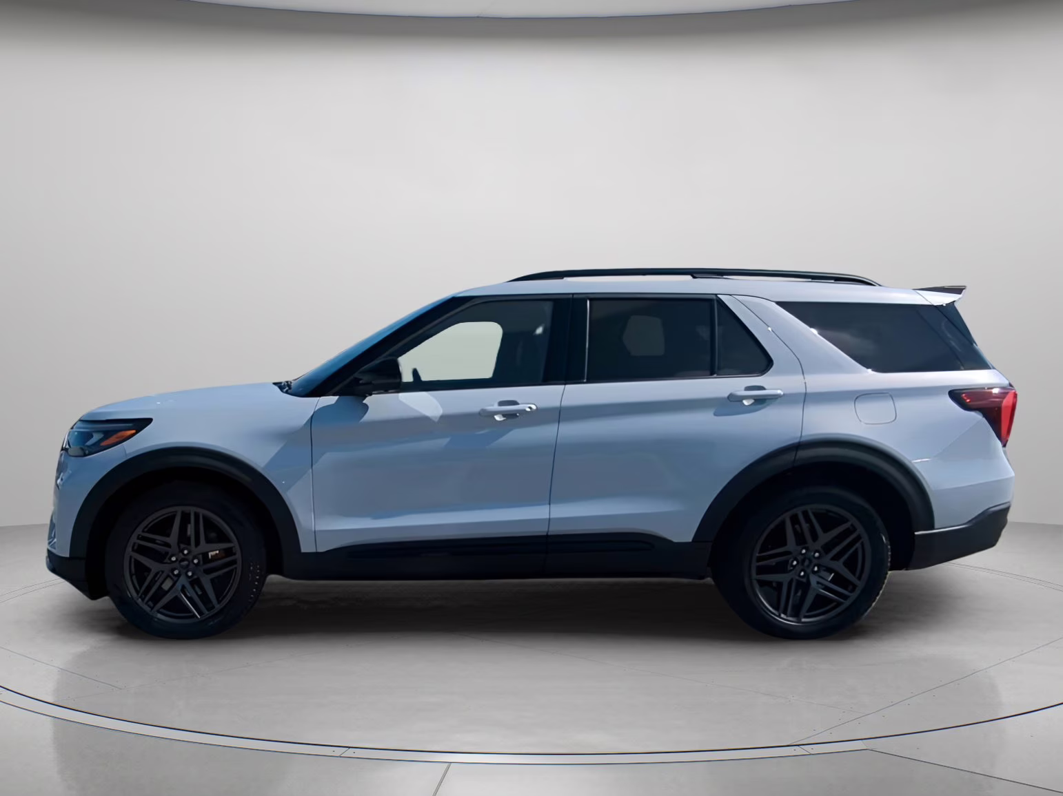 2026 Space White Metallic Ford Explorer ST RWD SUV