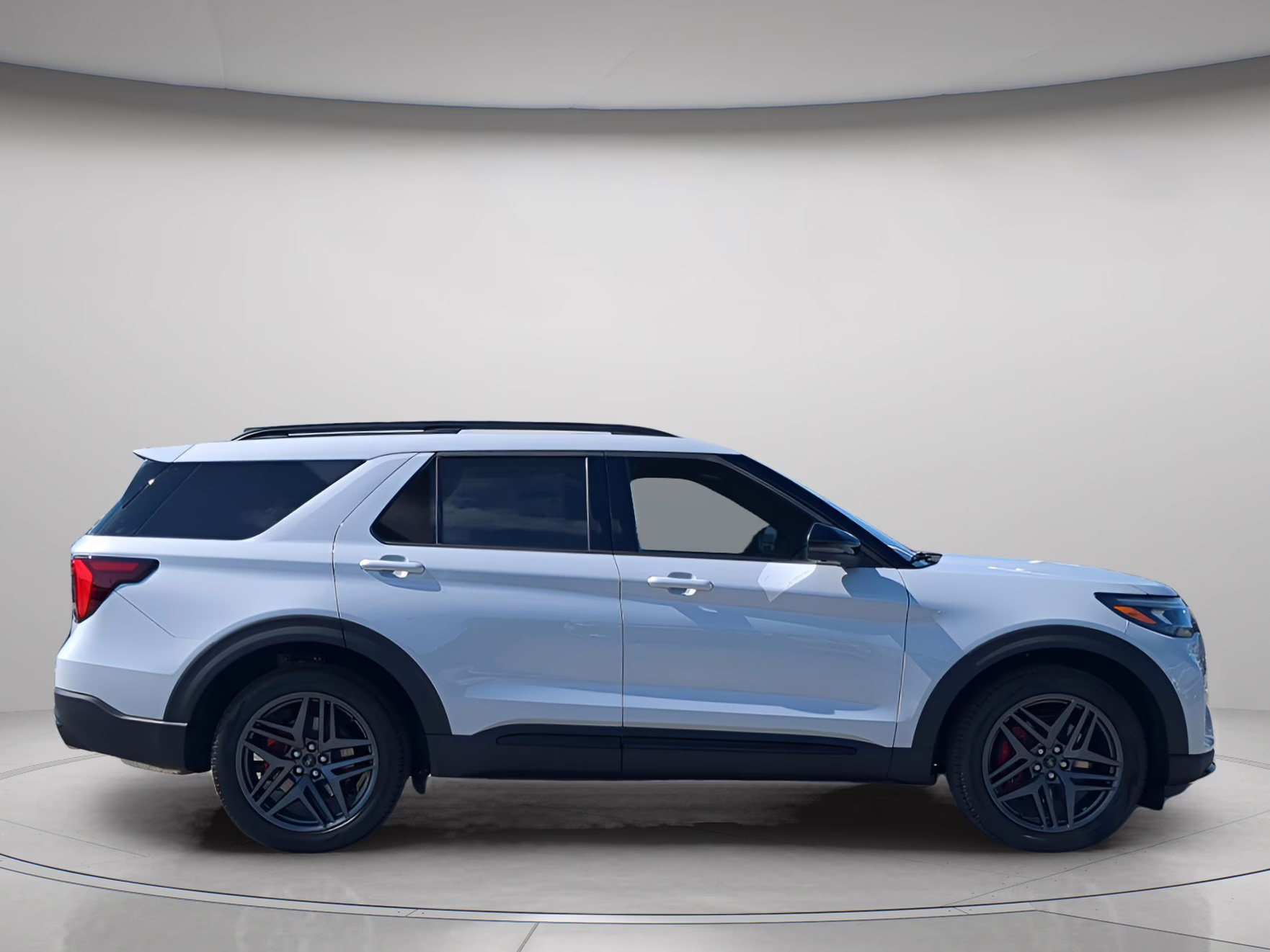 2026 Space White Metallic Ford Explorer ST RWD SUV