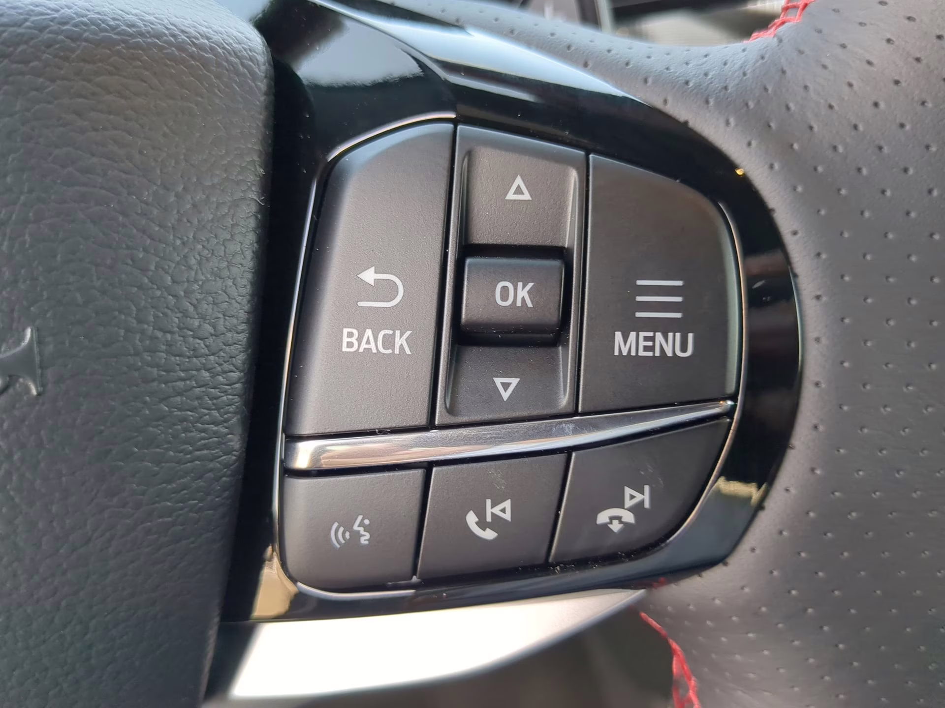 2026 Space White Metallic Ford Explorer ST RWD SUV
