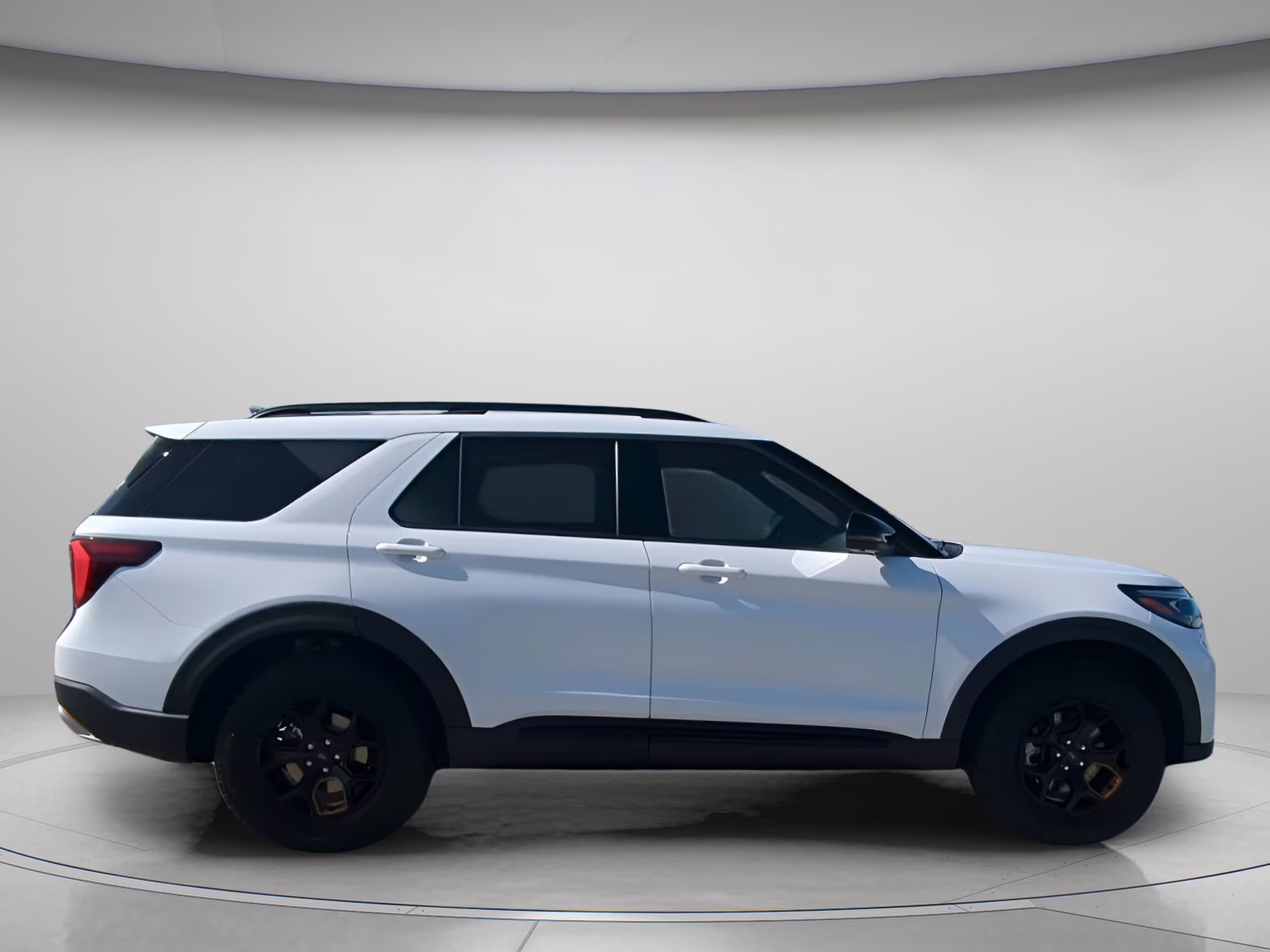 2026 Star White Metallic Tri-Coat Ford Explorer Tremor 4X4 SUV