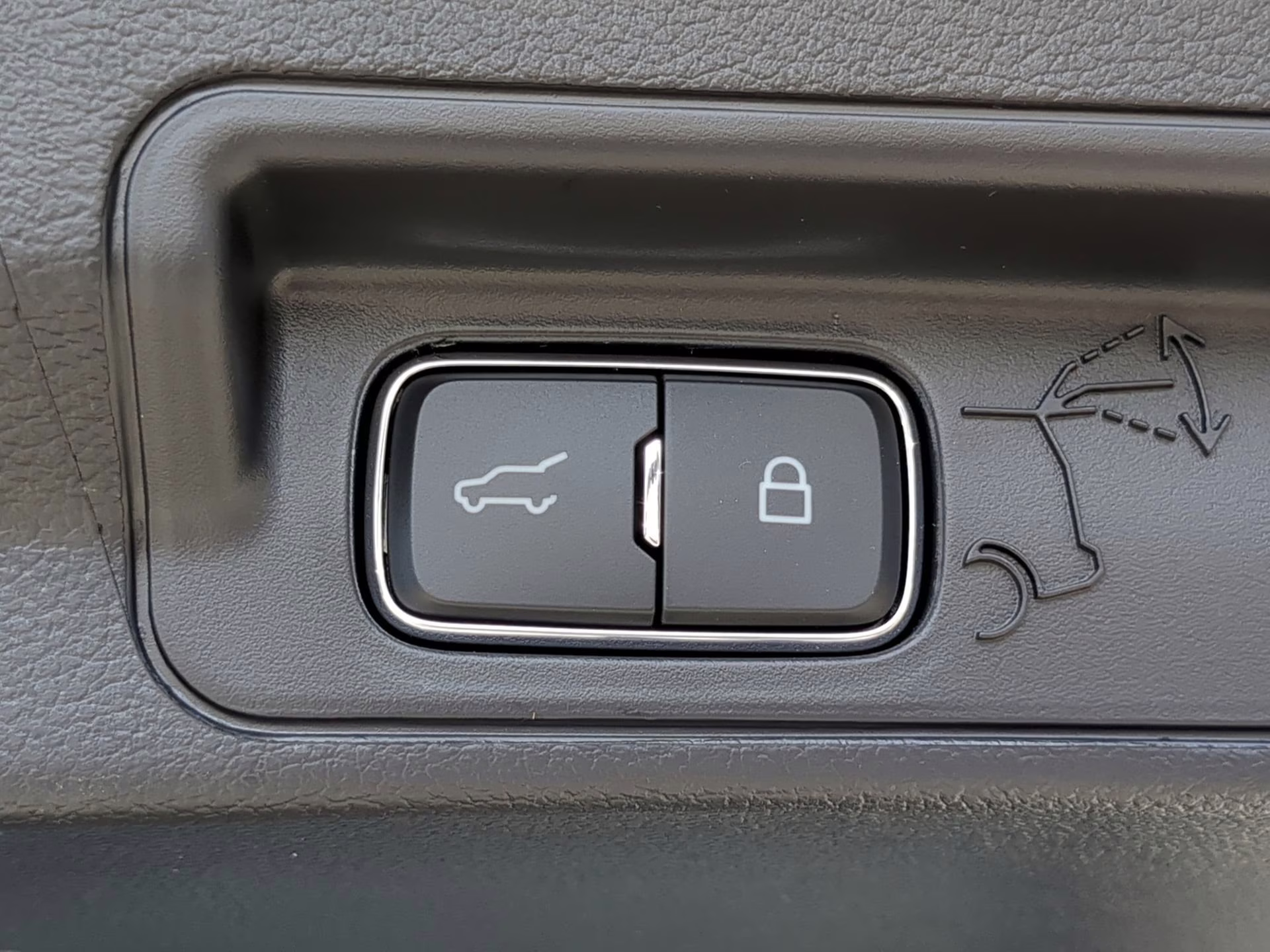 2026 Star White Metallic Tri-Coat Ford Explorer Tremor 4X4 SUV