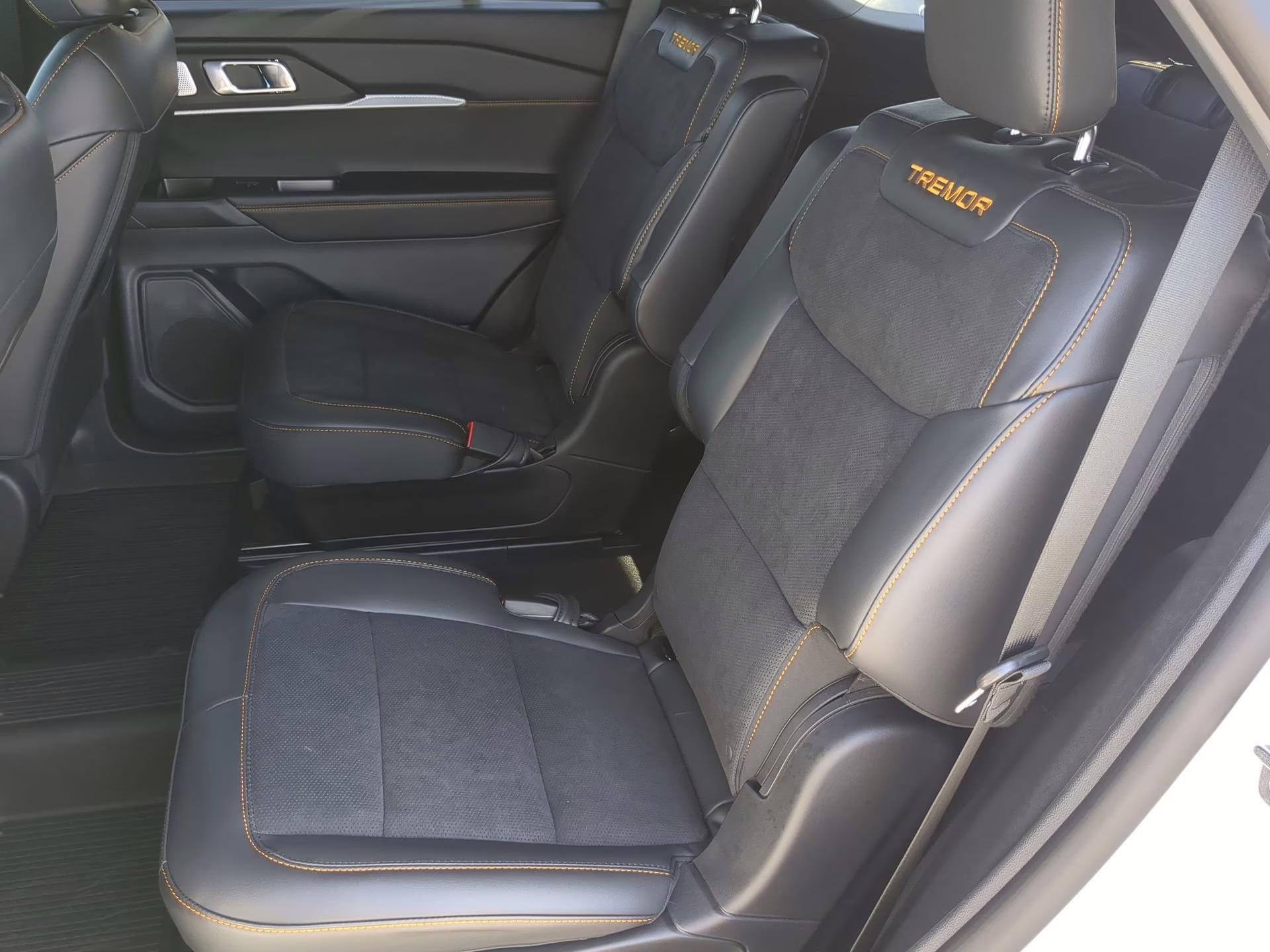 2026 Star White Metallic Tri-Coat Ford Explorer Tremor 4X4 SUV