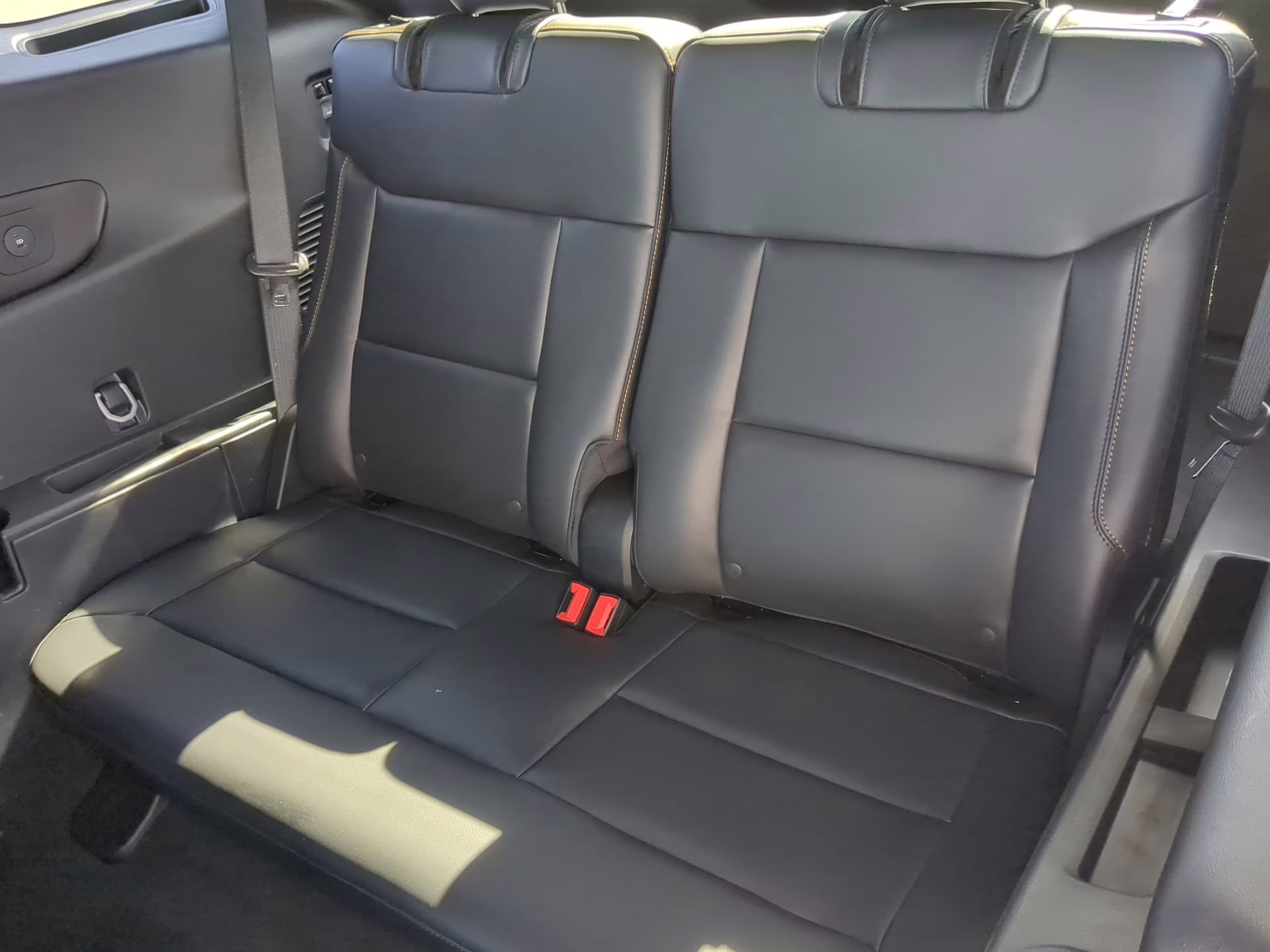 2026 Star White Metallic Tri-Coat Ford Explorer Tremor 4X4 SUV