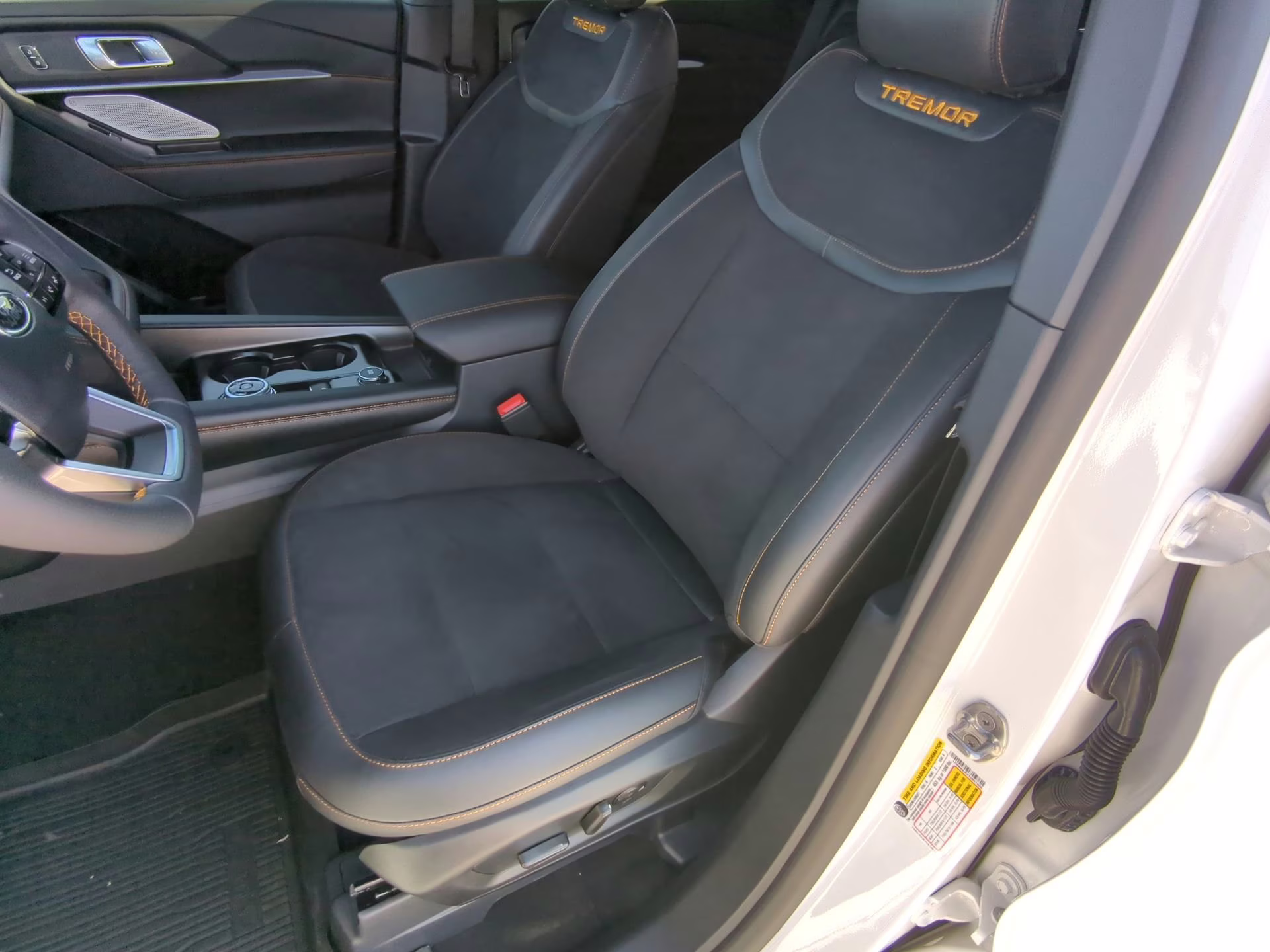 2026 Star White Metallic Tri-Coat Ford Explorer Tremor 4X4 SUV