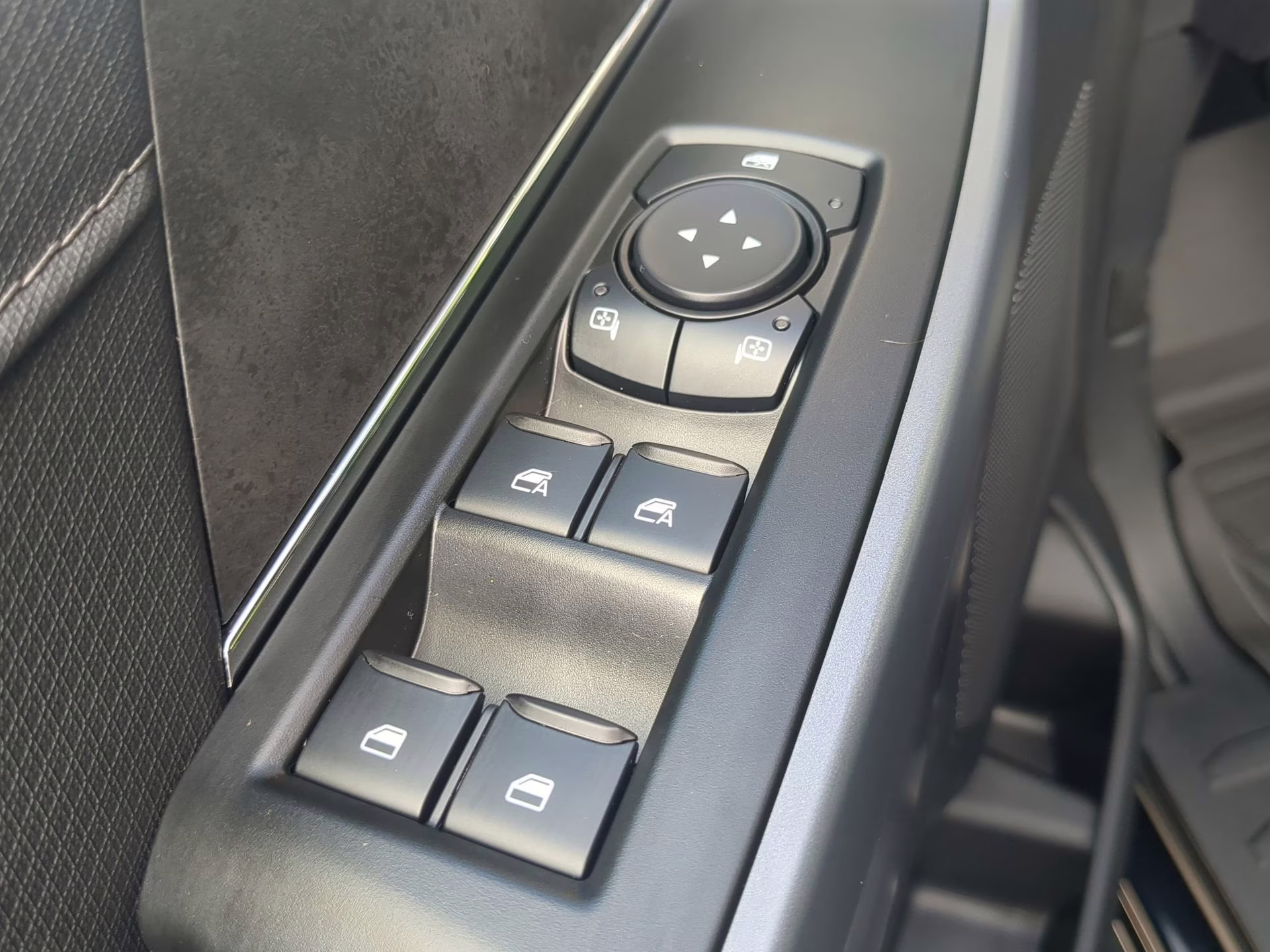 2026 Antimatter Blue Metallic Ford F-150 XLT Crew Cab Pickup 4X4 Truck