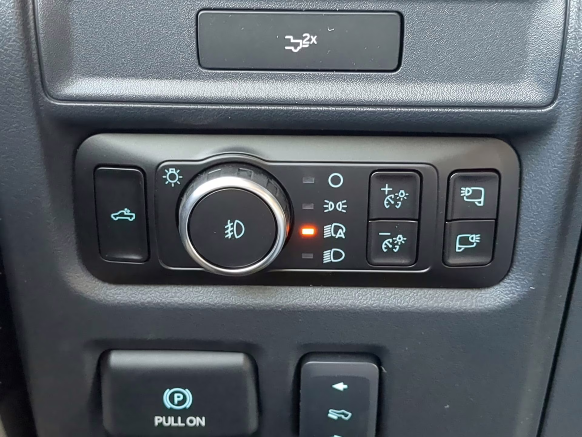 2026 Agate Black Metallic Ford F-150 XLT Crew Cab Pickup 4X4 Truck