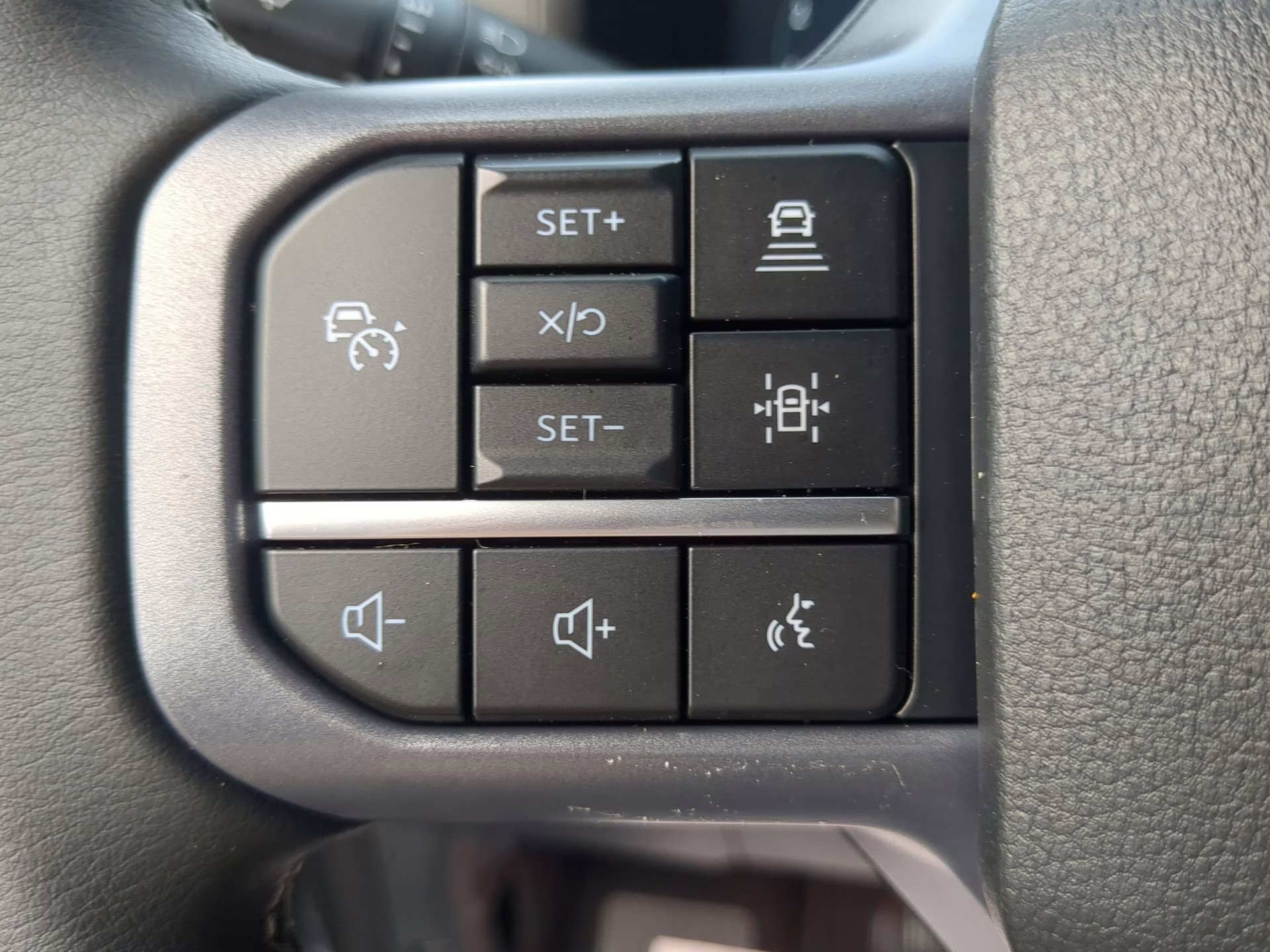 2026 Avalanche Ford F-150 XLT Crew Cab Pickup 4X4 Truck