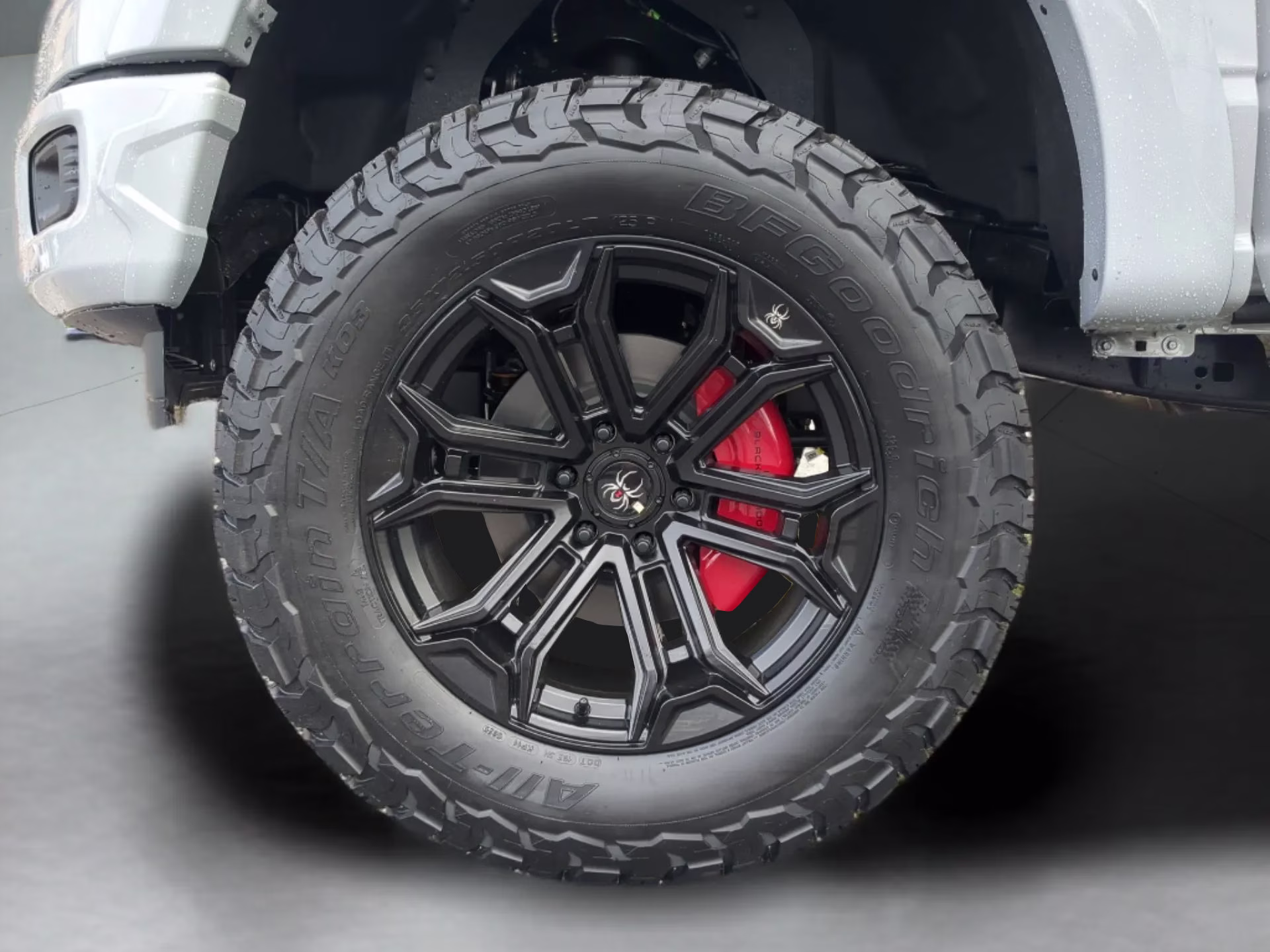 2026 Avalanche Ford F-150 XLT Crew Cab Pickup 4X4 Truck
