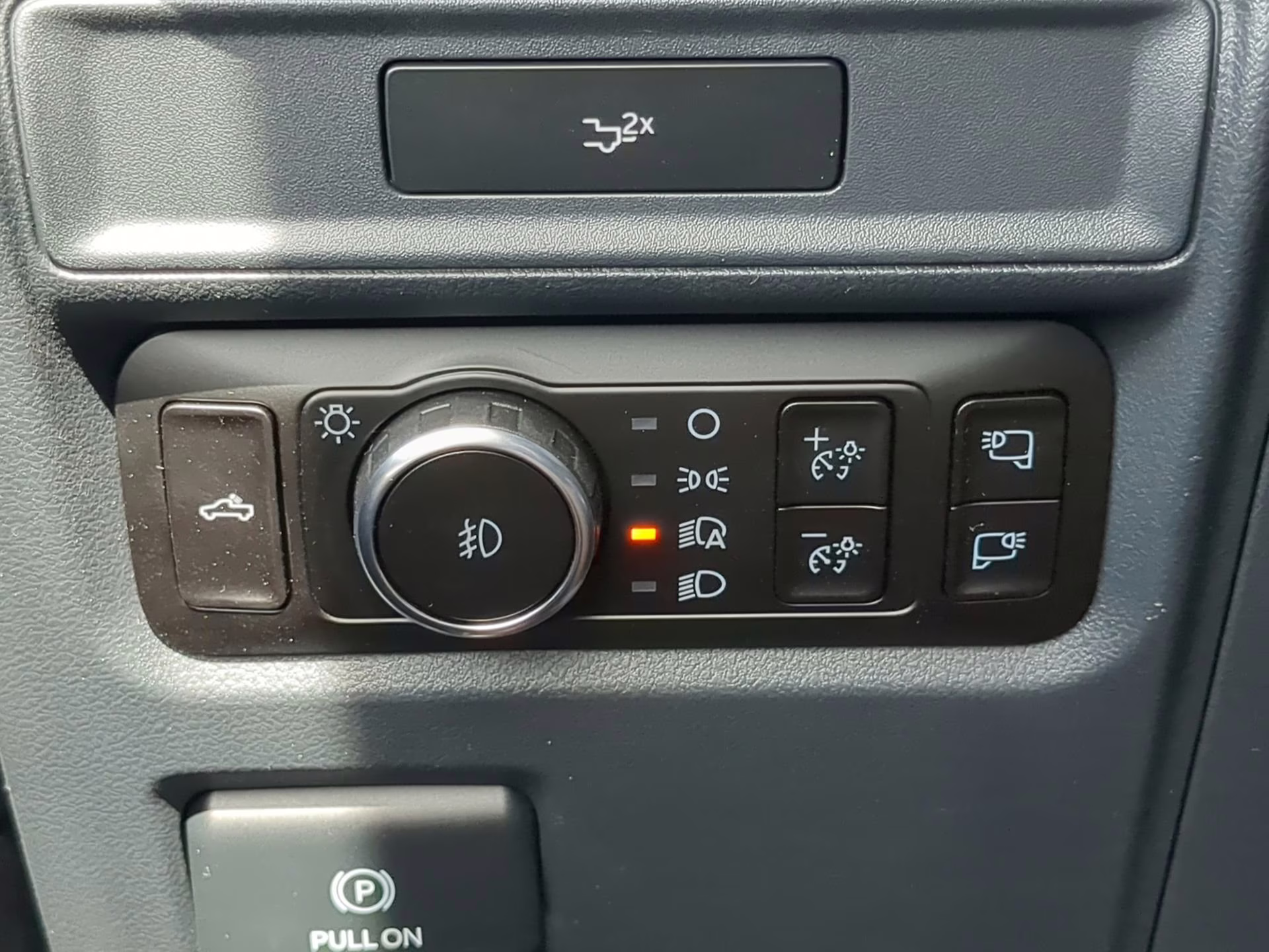 2026 Avalanche Ford F-150 XLT Crew Cab Pickup 4X4 Truck