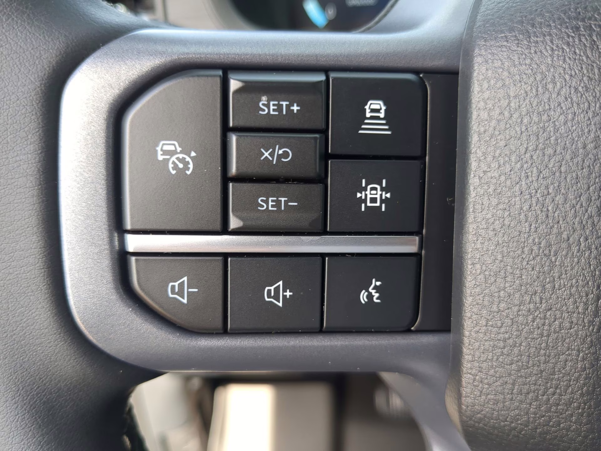 2026 Avalanche Ford F-150 XLT Crew Cab Pickup 4X4 Truck