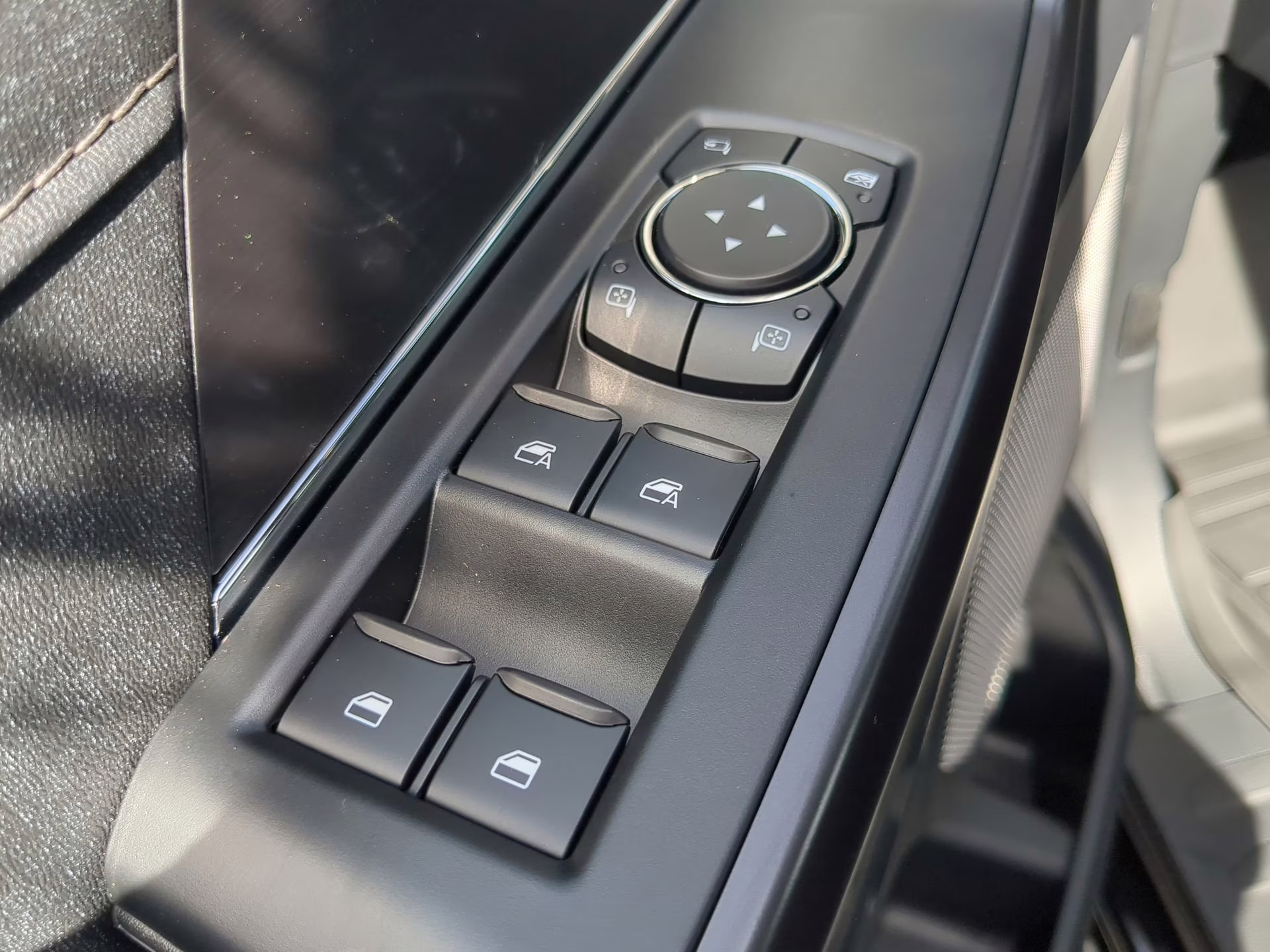 2026 Agate Black Metallic Ford F-150 LARIAT Crew Cab Pickup 4X4 Truck