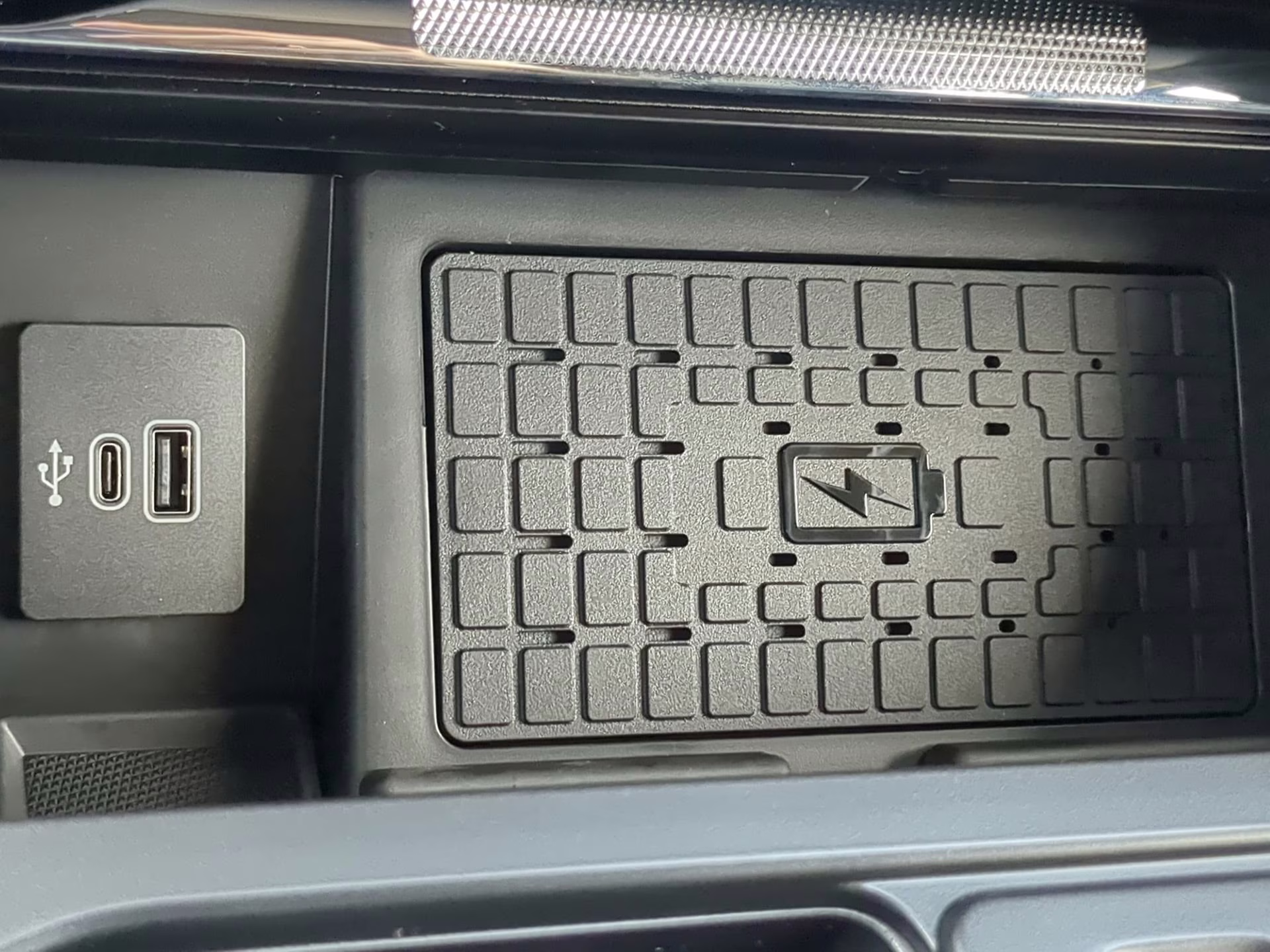 2026 Agate Black Metallic Ford F-150 LARIAT Crew Cab Pickup 4X4 Truck