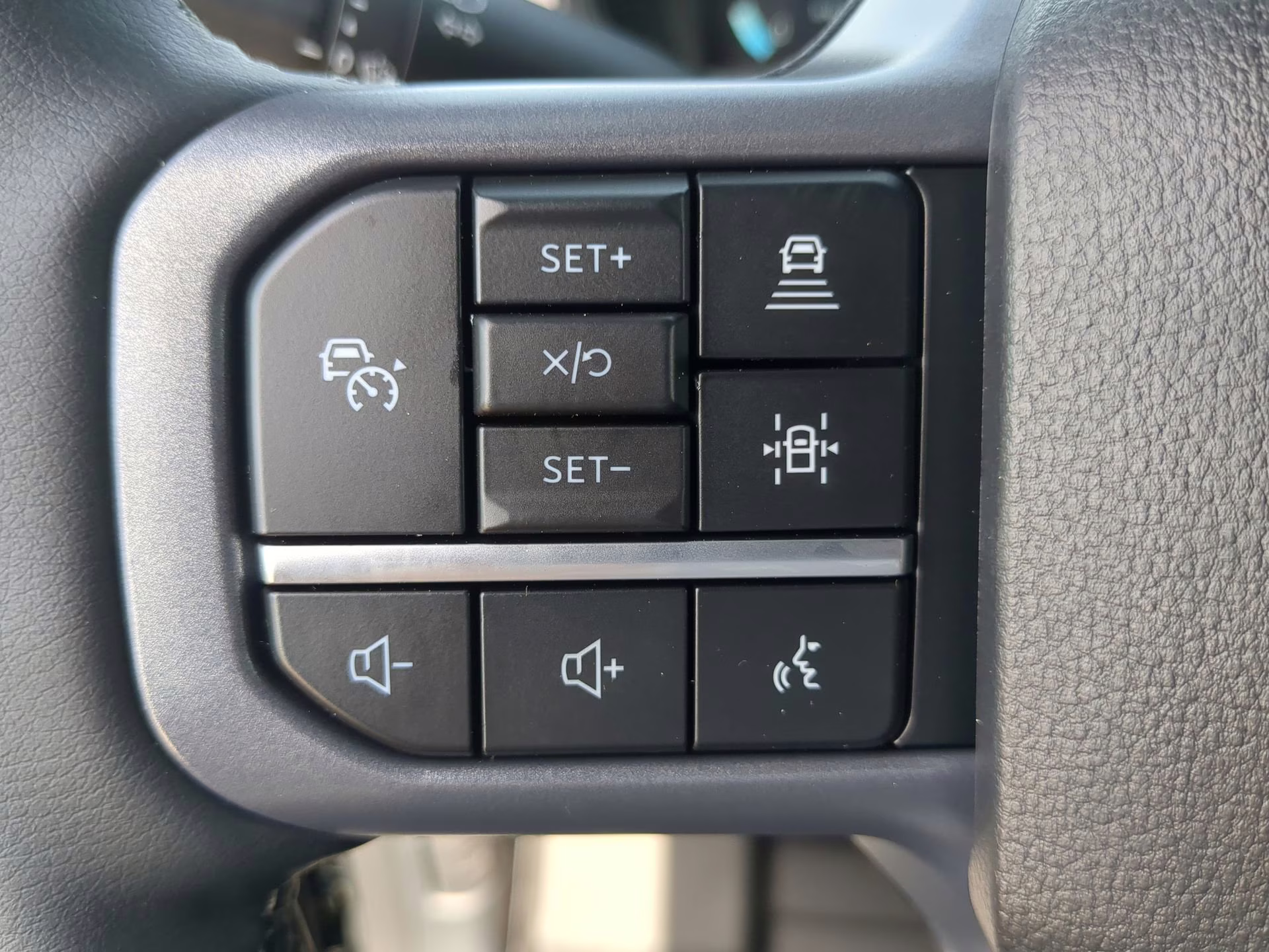 2026 Agate Black Metallic Ford F-150 LARIAT Crew Cab Pickup 4X4 Truck