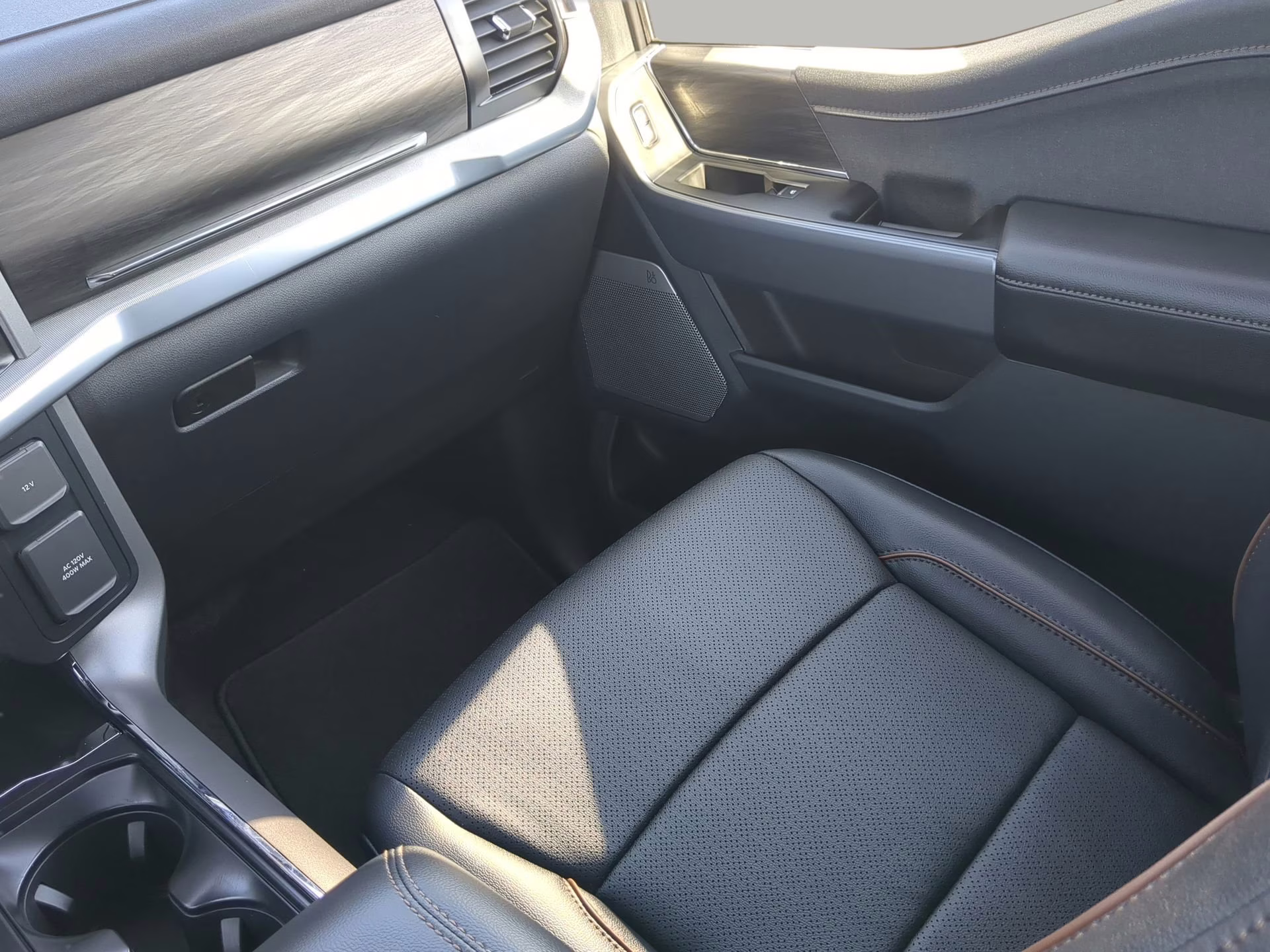 2026 Ruby Red Metallic Tinted Clearcoat Ford F-150 LARIAT Crew Cab Pickup 4X4 Truck