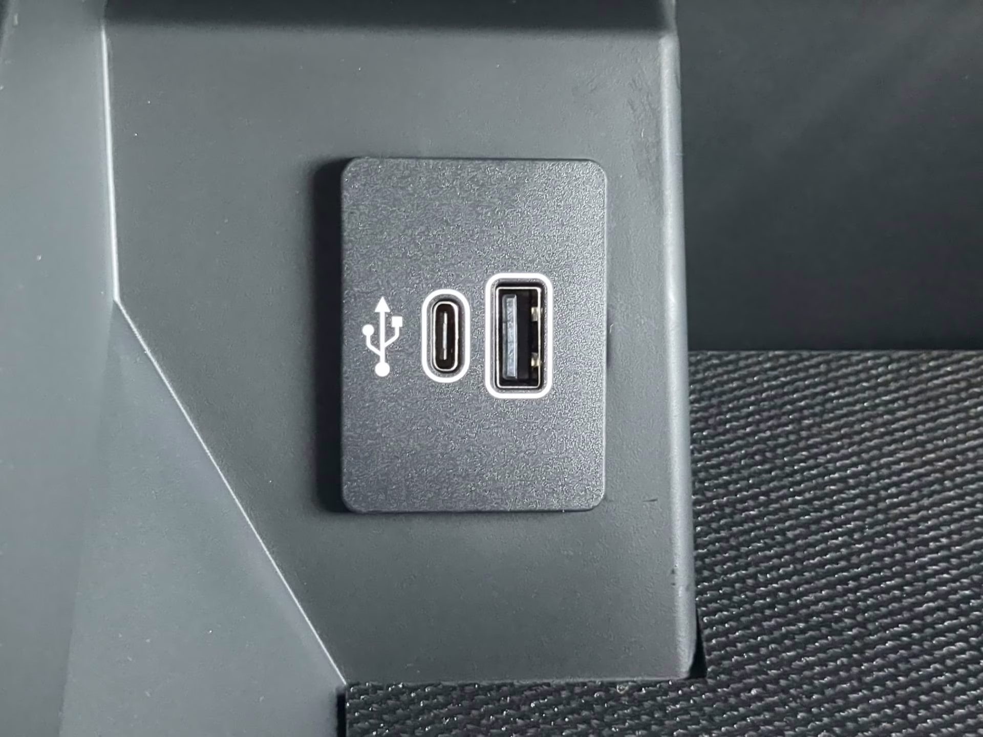 2026 Ruby Red Metallic Tinted Clearcoat Ford F-150 LARIAT Crew Cab Pickup 4X4 Truck