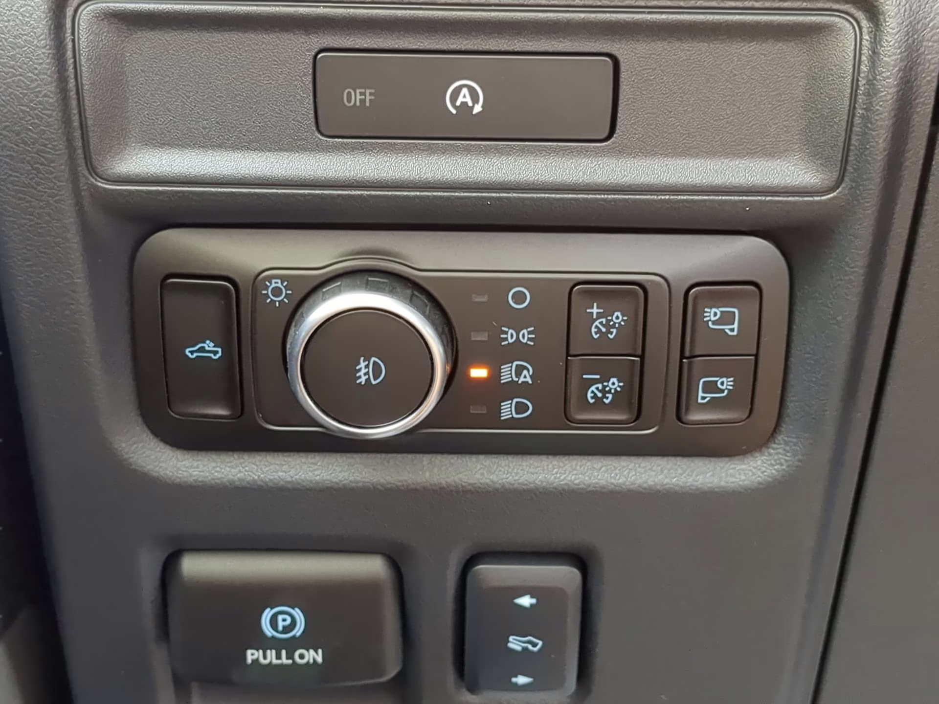 2025 Agate Black Metallic Ford F-150 Platinum Crew Cab Pickup 4X4 Truck