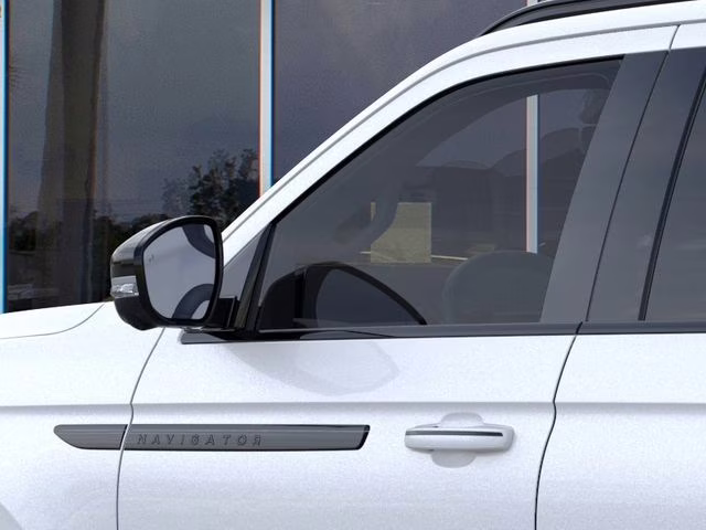 2025 Pristine White Metallic Tri-Coat Lincoln Navigator Reserve 4X4 SUV