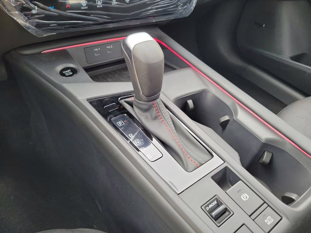 2026 Aspen White/Super Black Nissan Sentra SR FWD Sedan